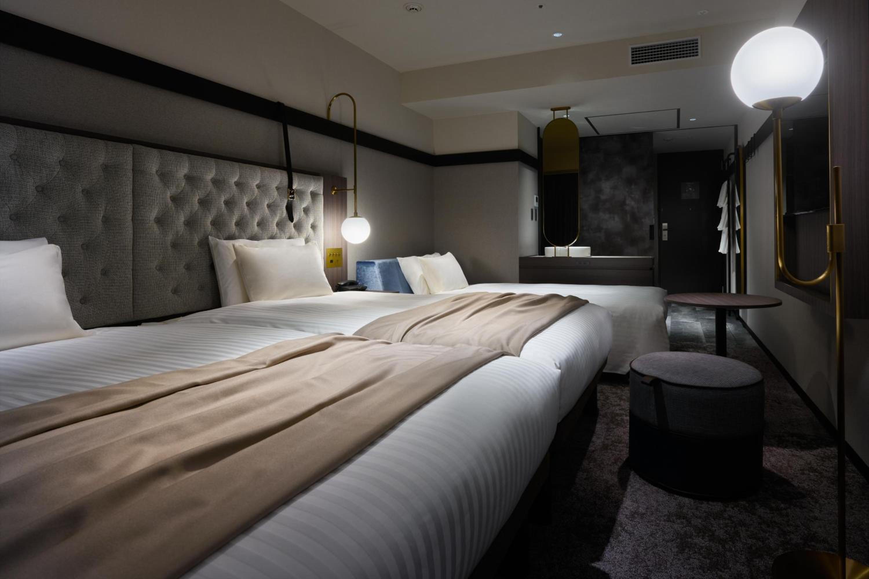 Superior Twin Room with Extra bed with Shower Booth - Photo 3