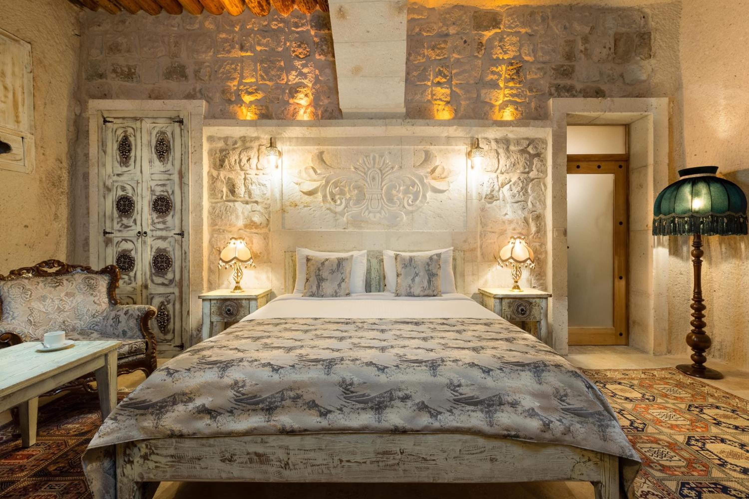 Deluxe Cave Suite - Photo 7