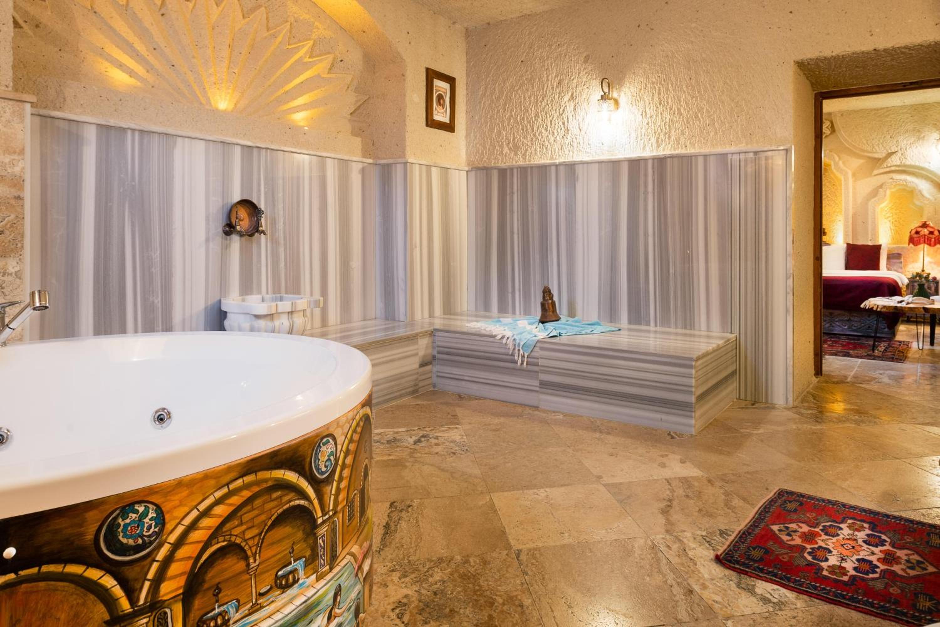 Deluxe Cave Suite - Photo 4