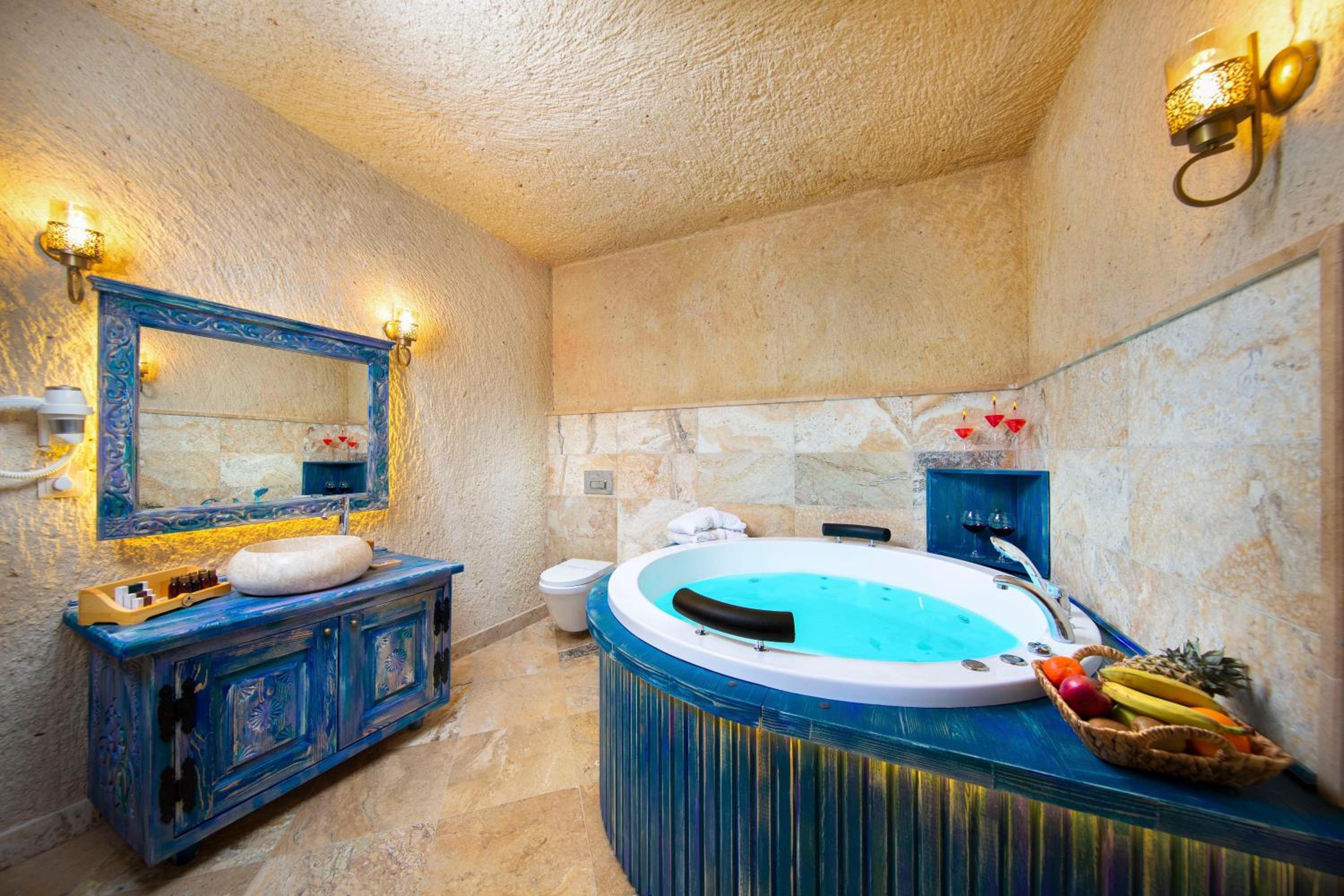 Deluxe Cave Suite - Photo 5