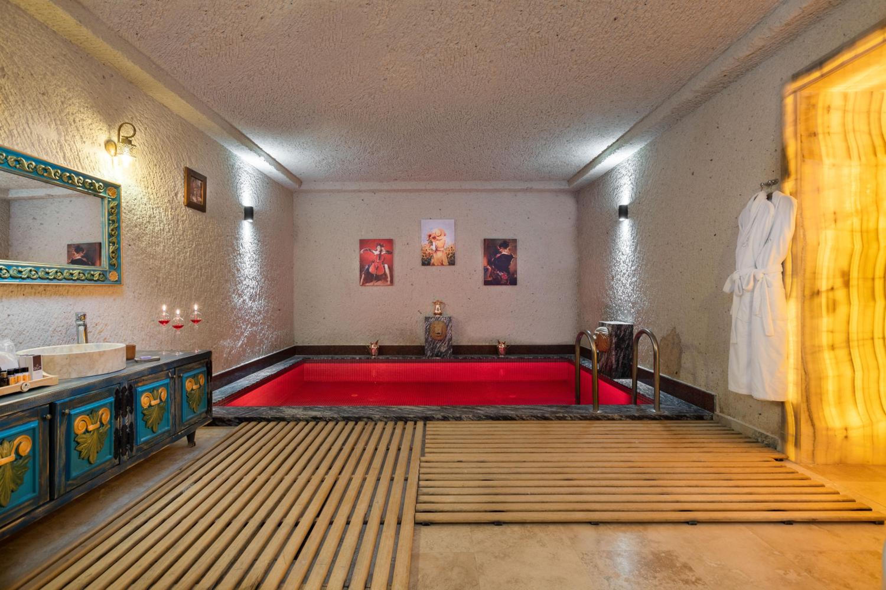 Imperial Suite - Photo 2