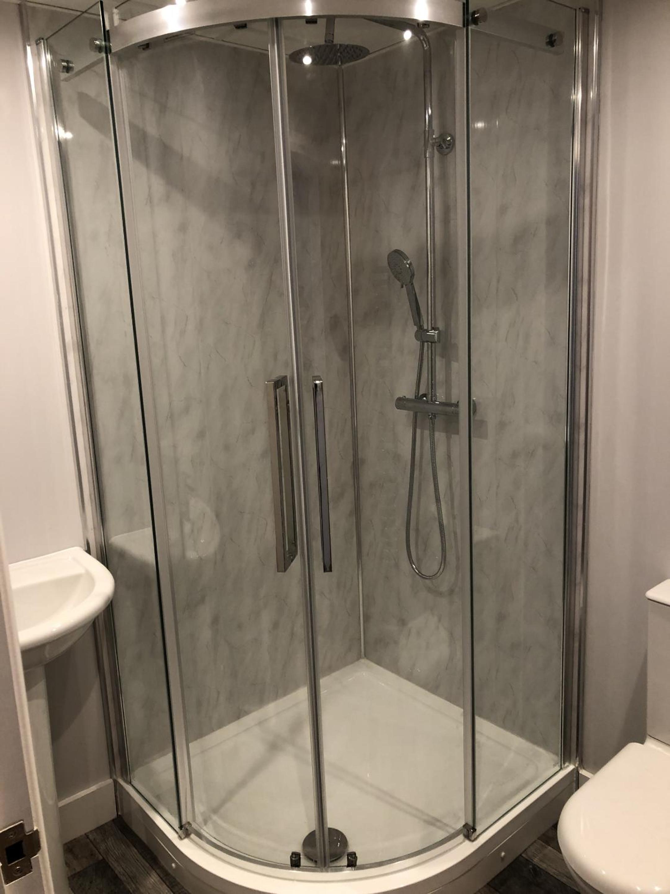 Apartment with Shower - Photo 2