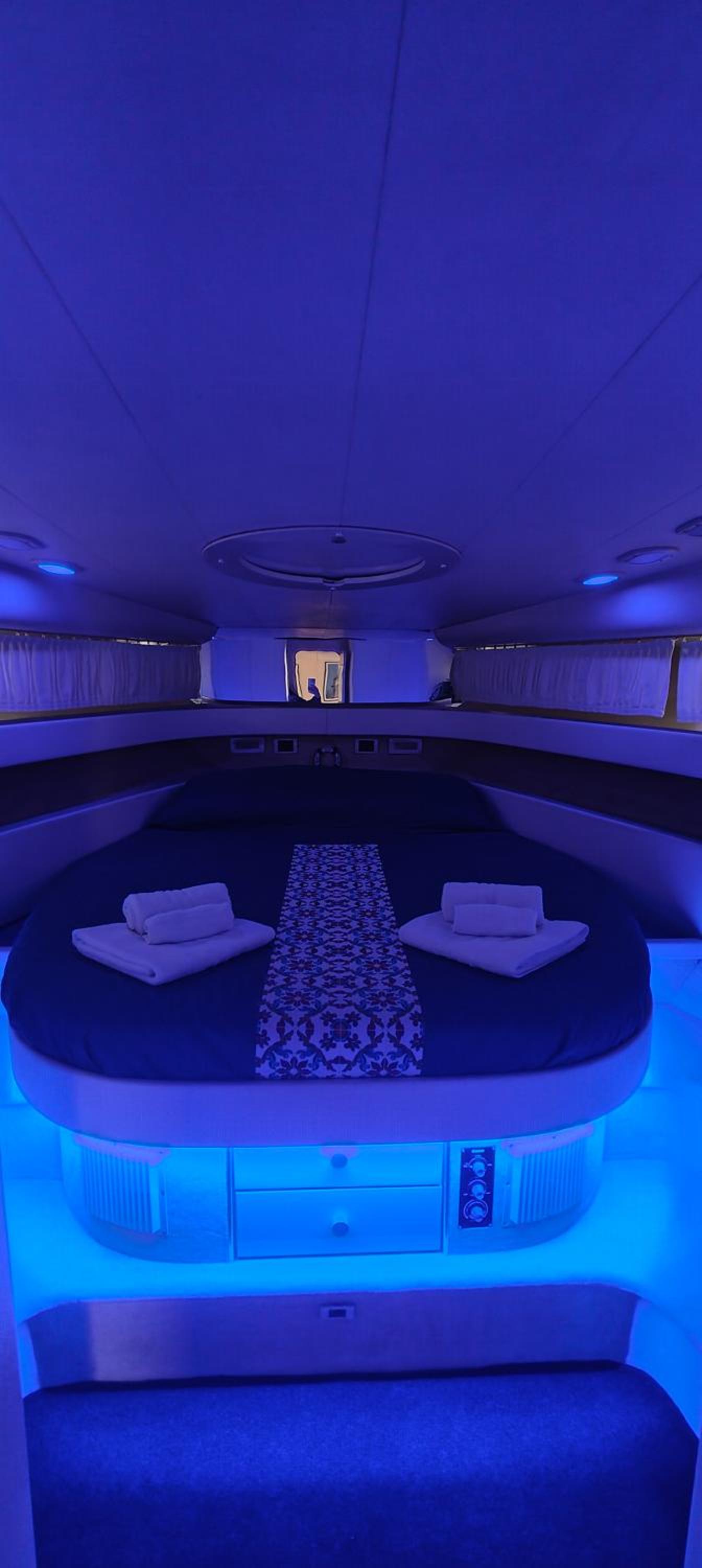 Two-Cabin Boat - Photo 5