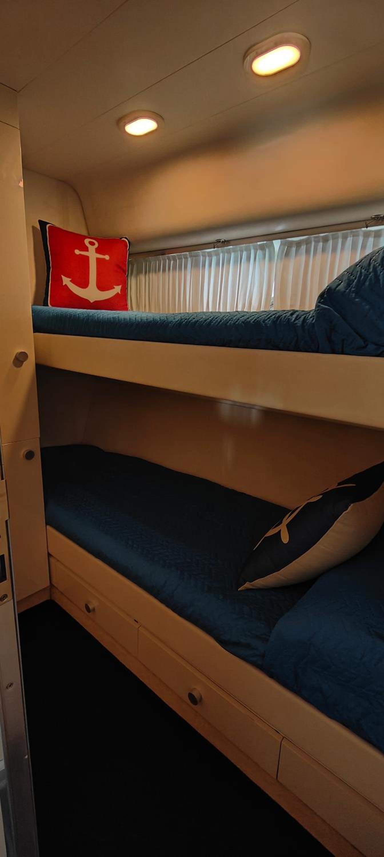Two-Cabin Boat - Photo 16