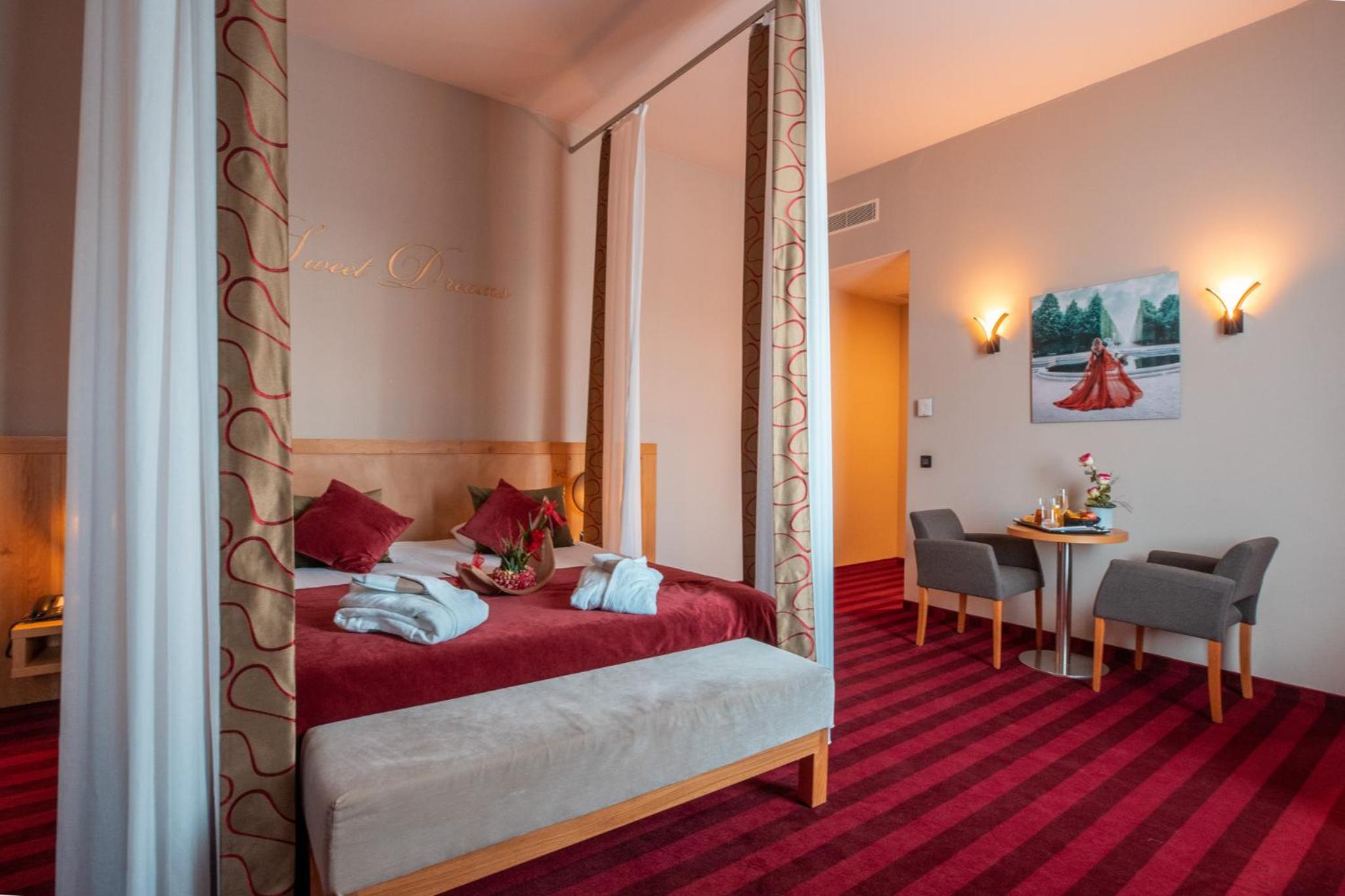 King Suite with Spa Bath