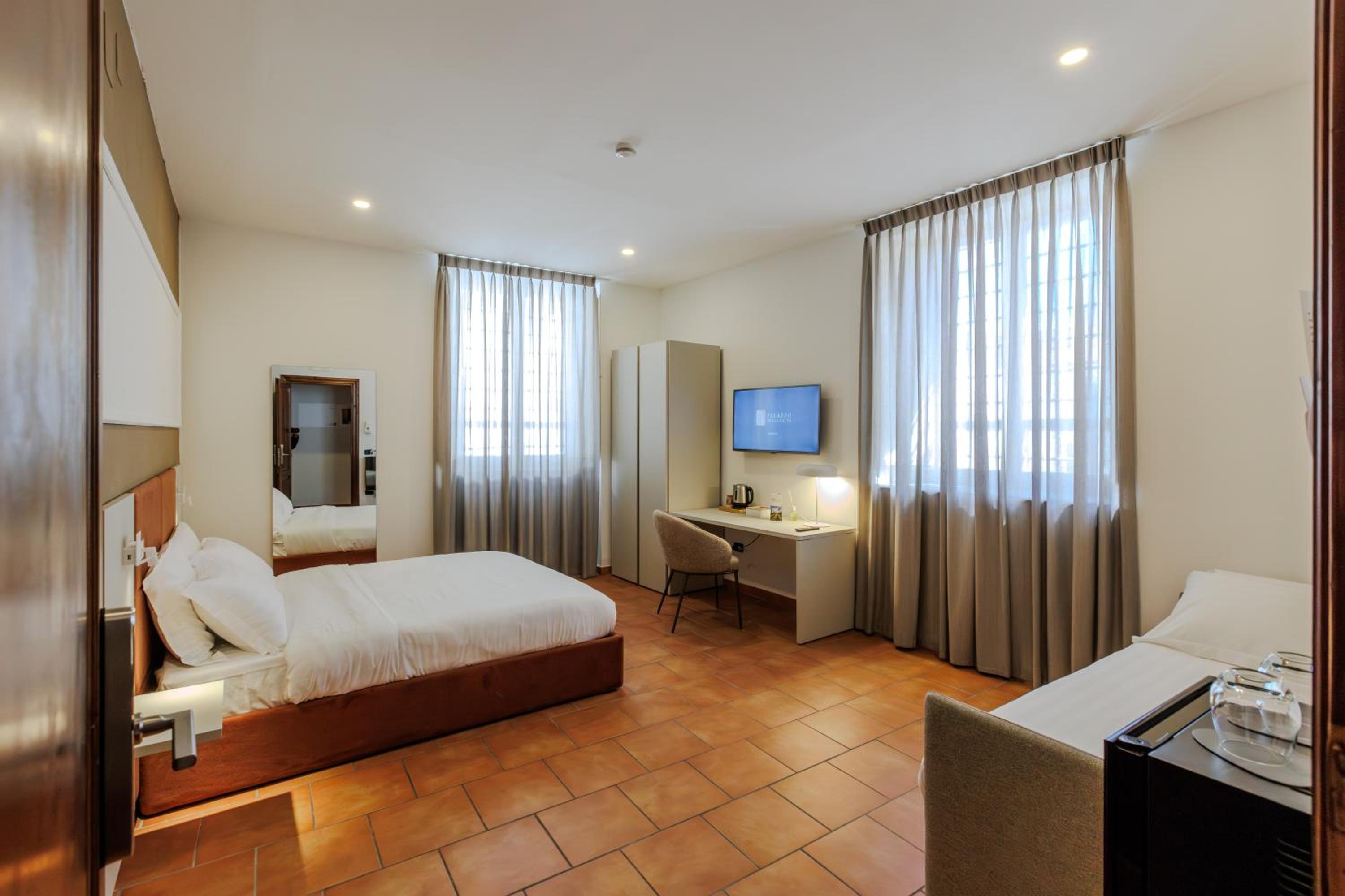 Standard Triple Room - Photo 4