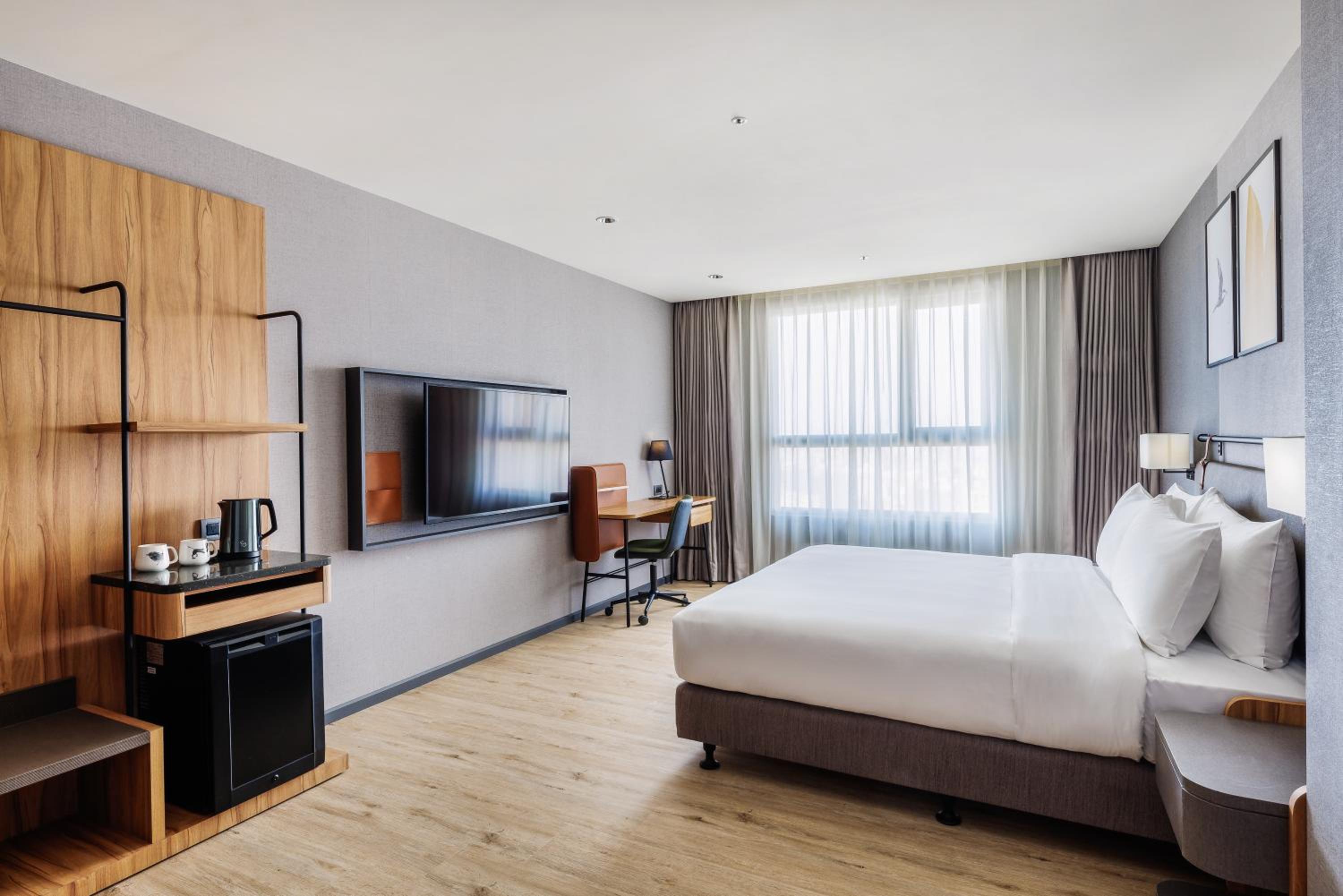 Premium King Room - Disability Access - Photo 2