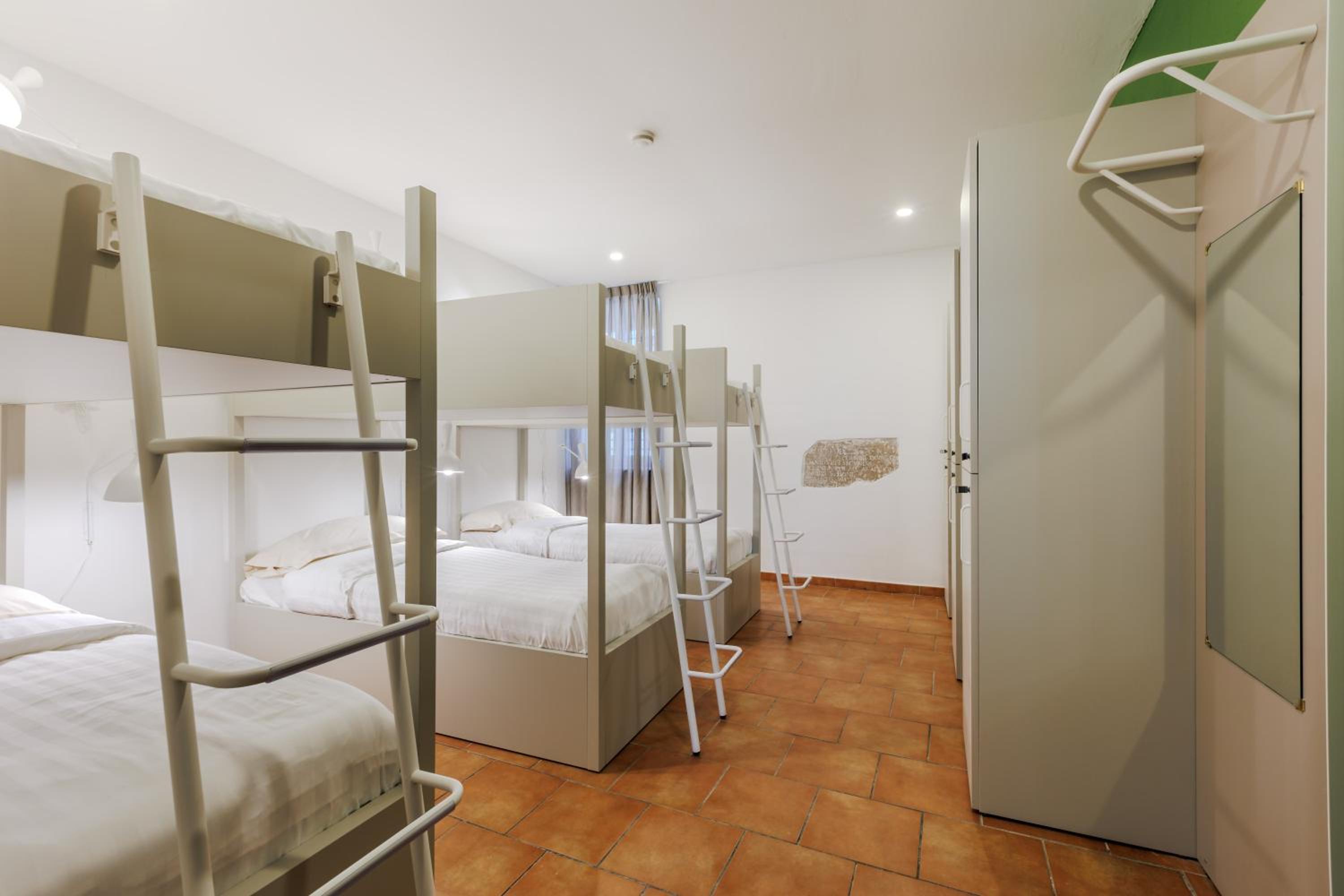Bed In 6-Bed Dormitory Room photo 2