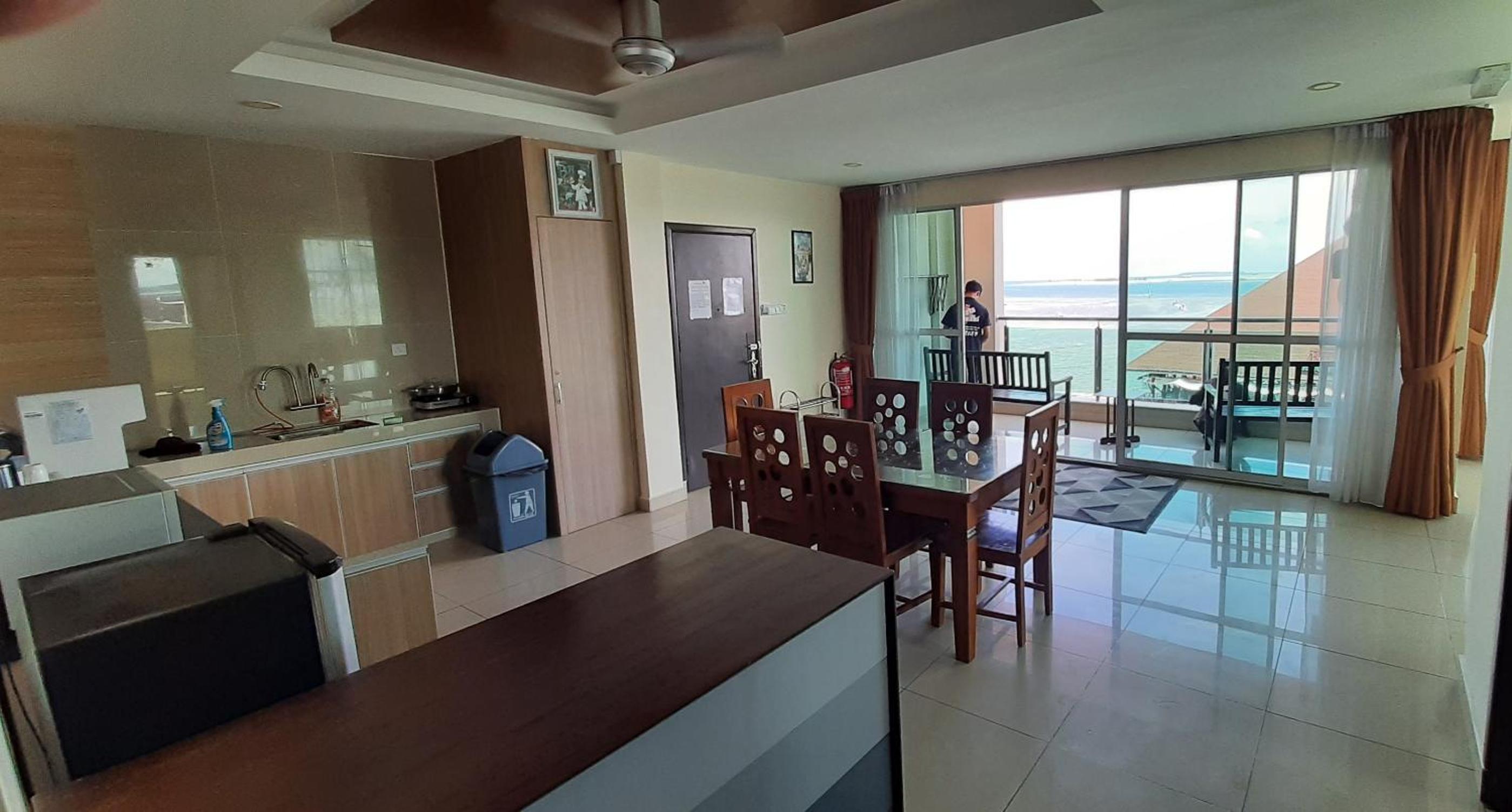 Three-Bedroom Apartment - Photo 25