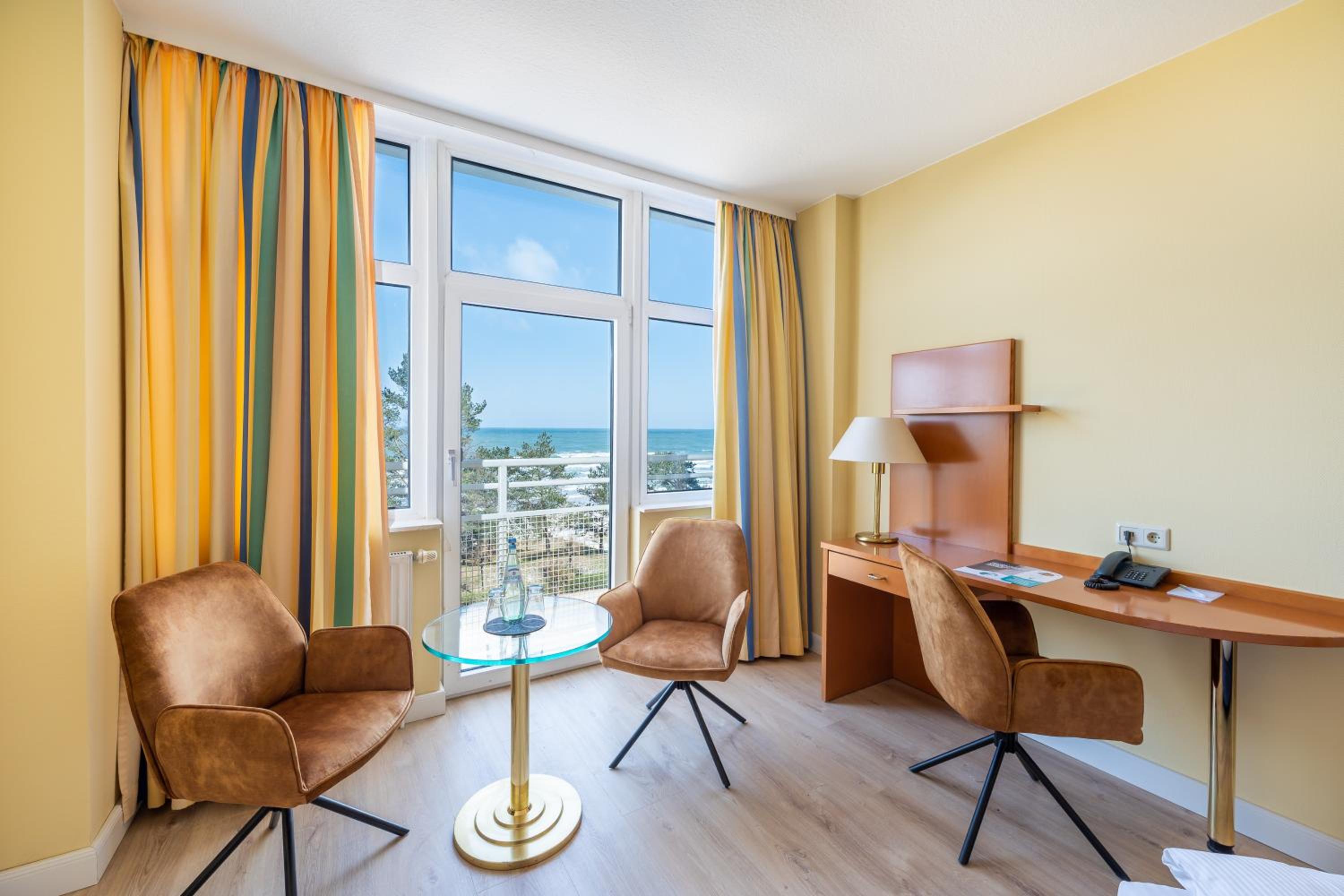 Double Room with Sea View - Photo 4