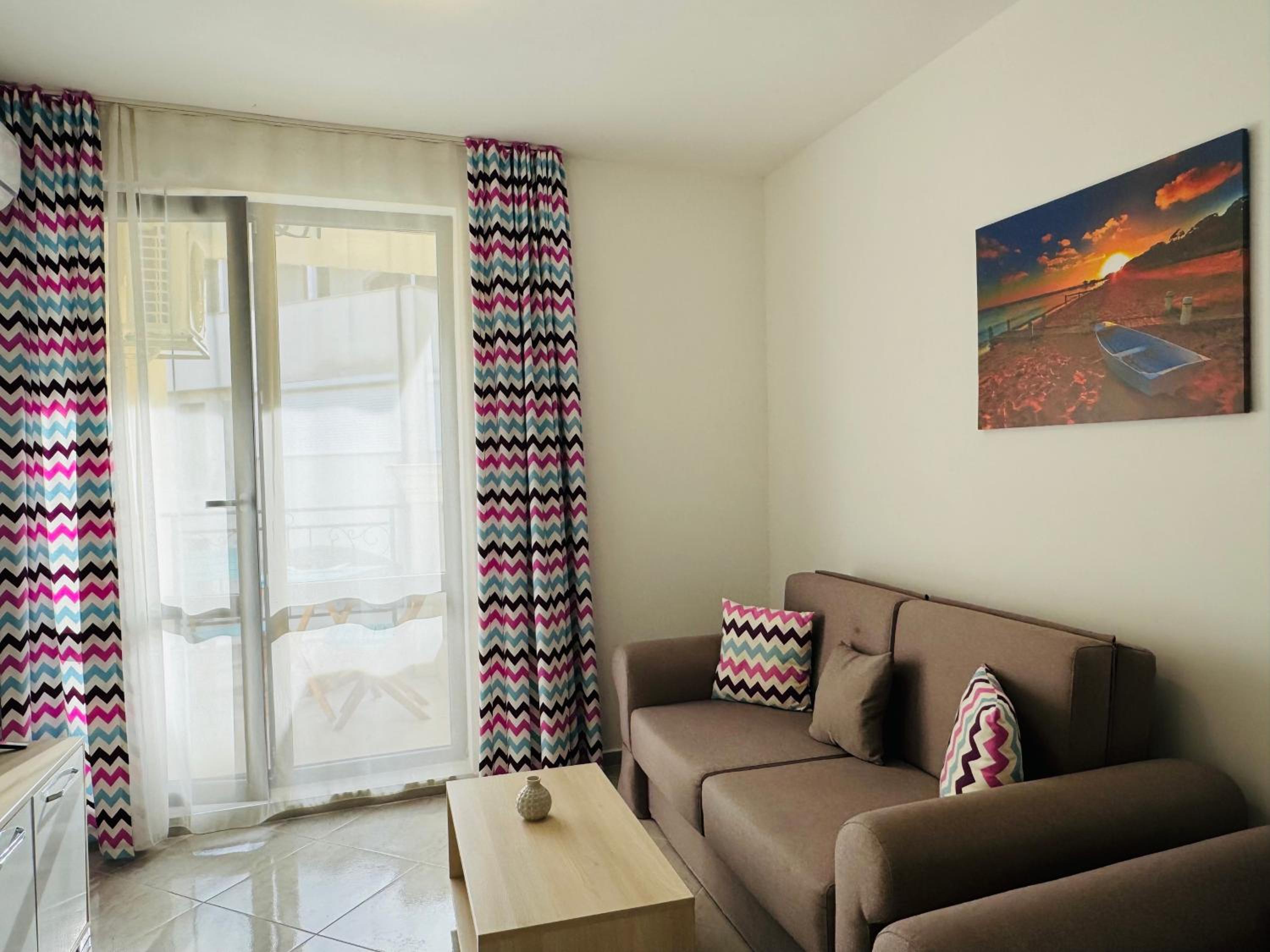 One-Bedroom Apartment photo 2