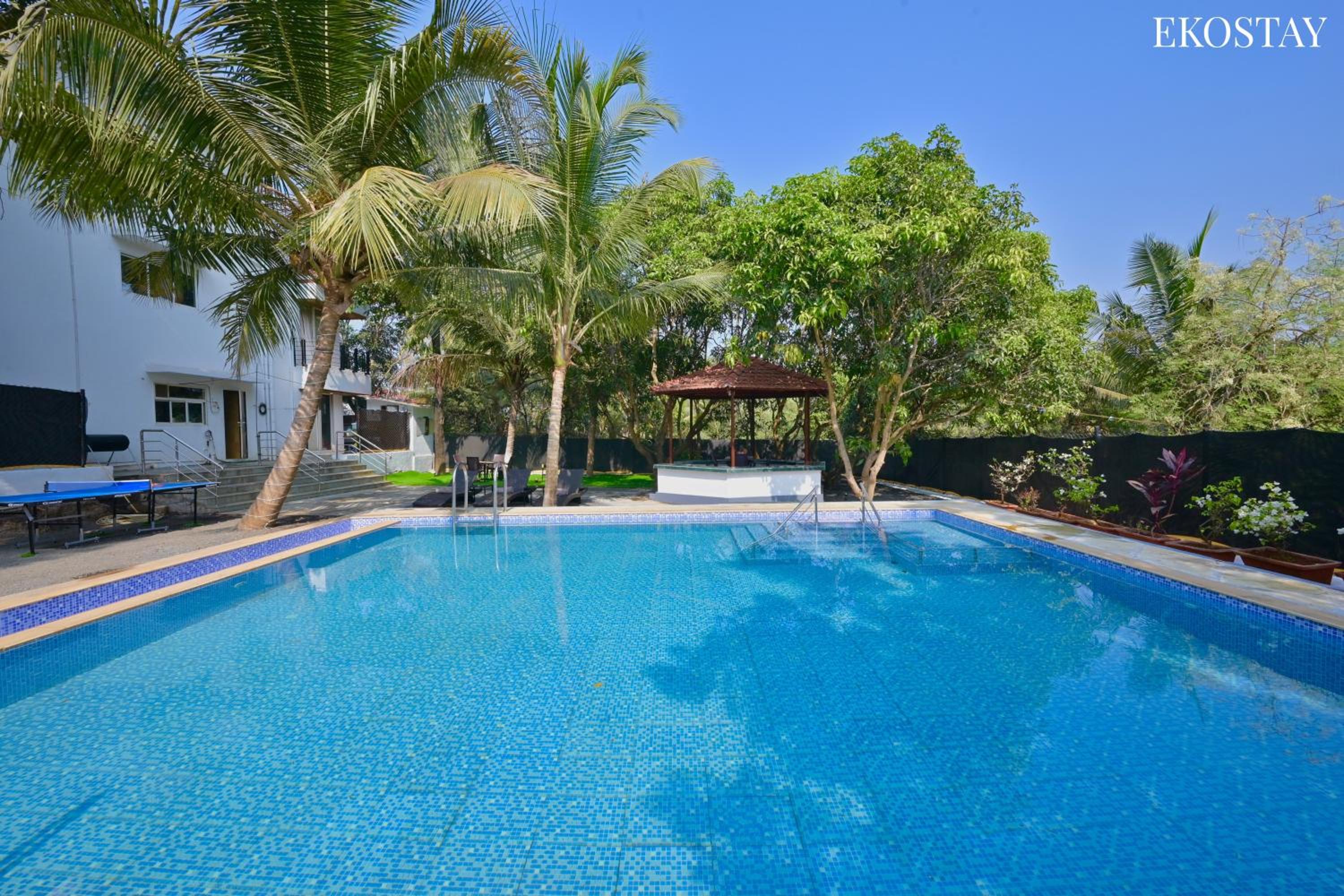 Villa photo 2