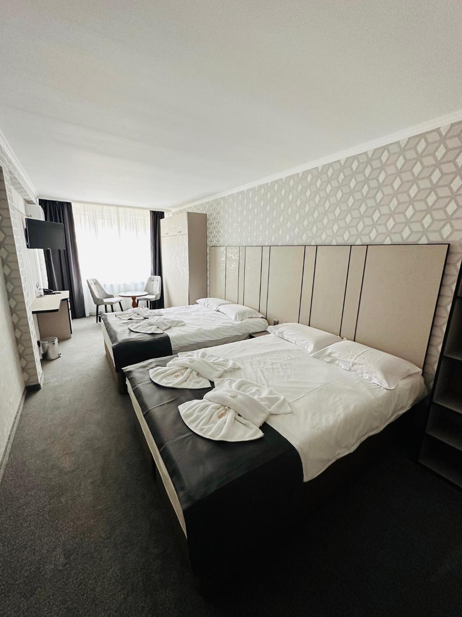 Deluxe Family Room - Photo 1