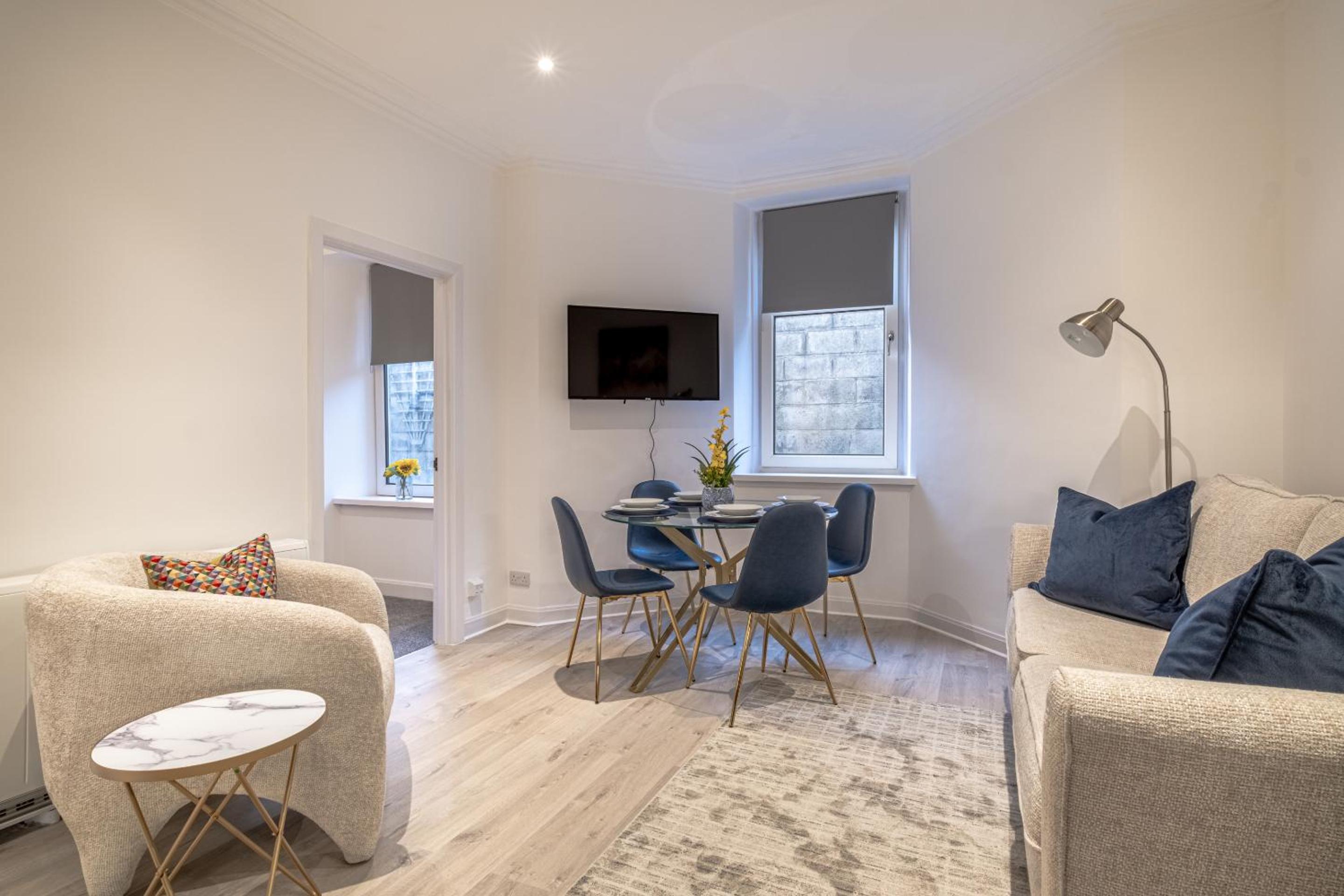 Two-Bedroom Apartment with City View photo 1