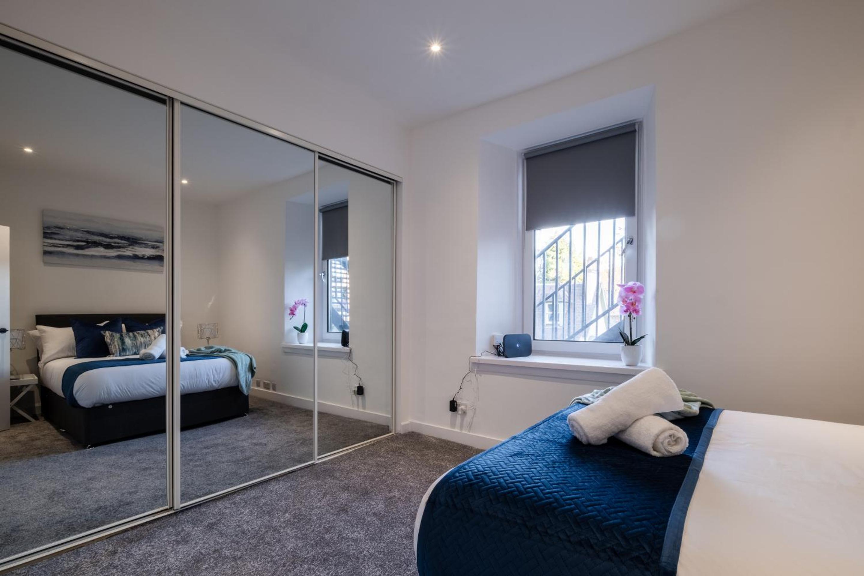 Two-Bedroom Apartment with City View photo 3