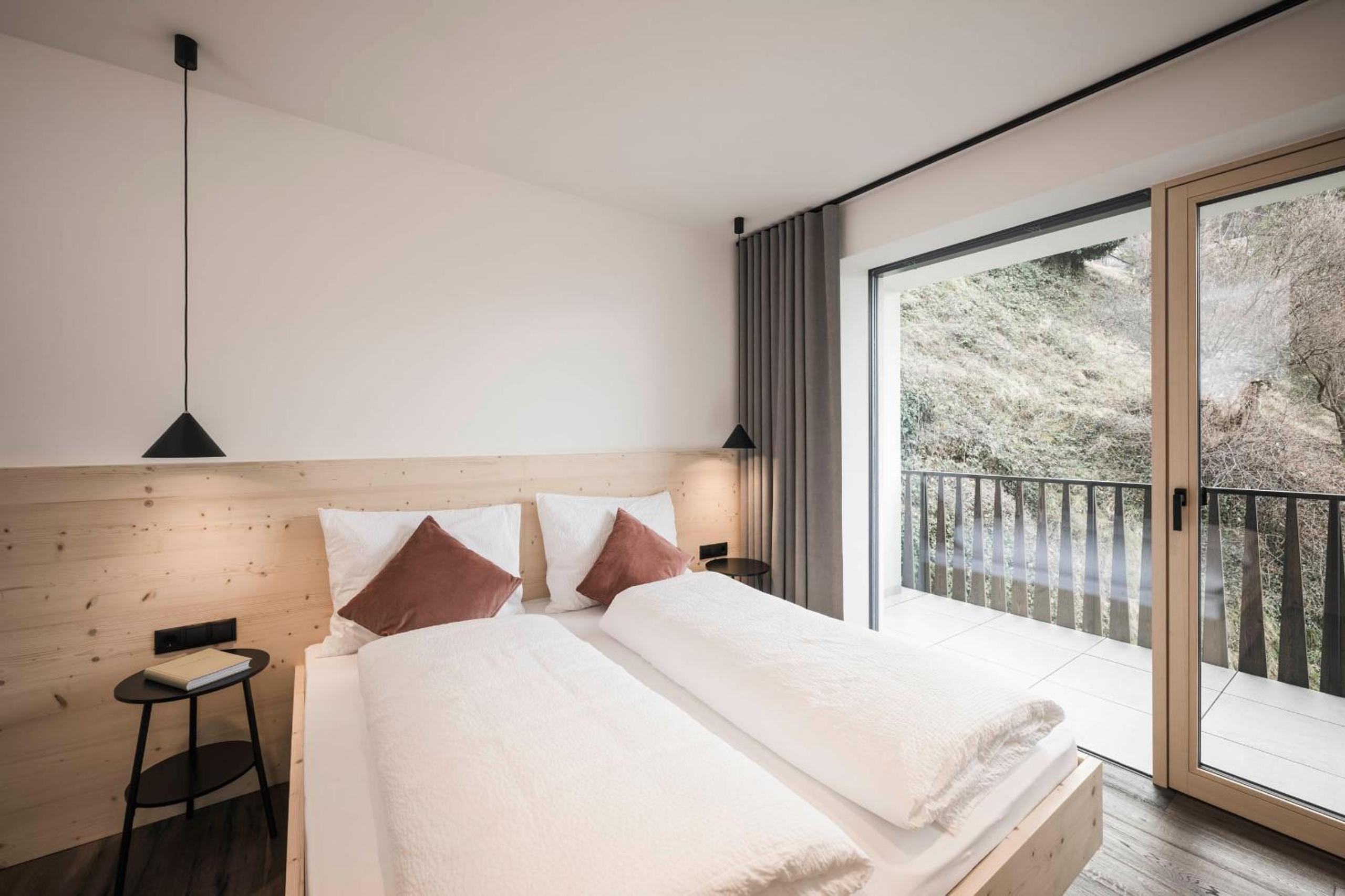 Superior One-Bedroom Apartment with Balcony
