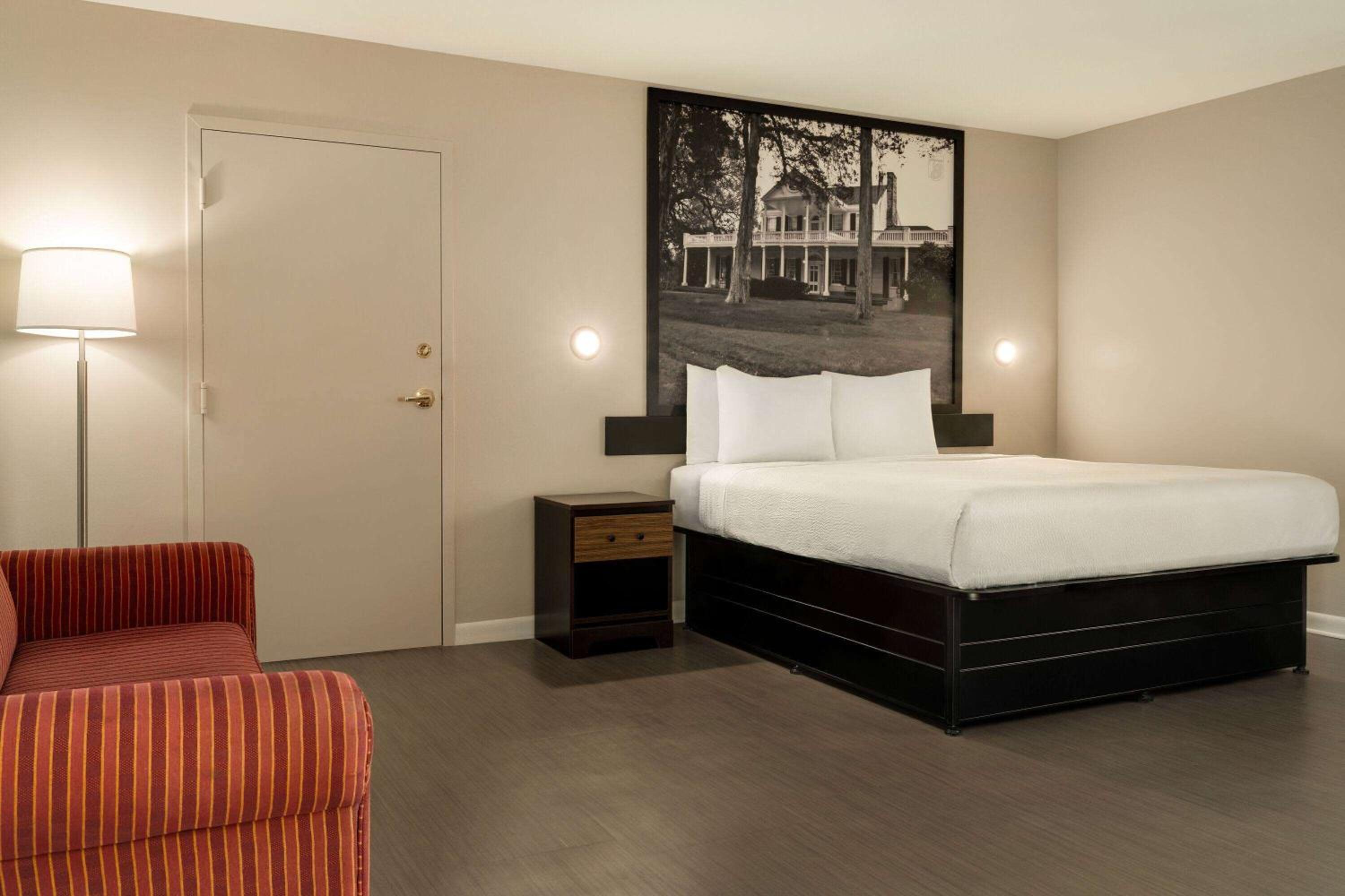 King Studio Suite - Non-Smoking - Photo 1