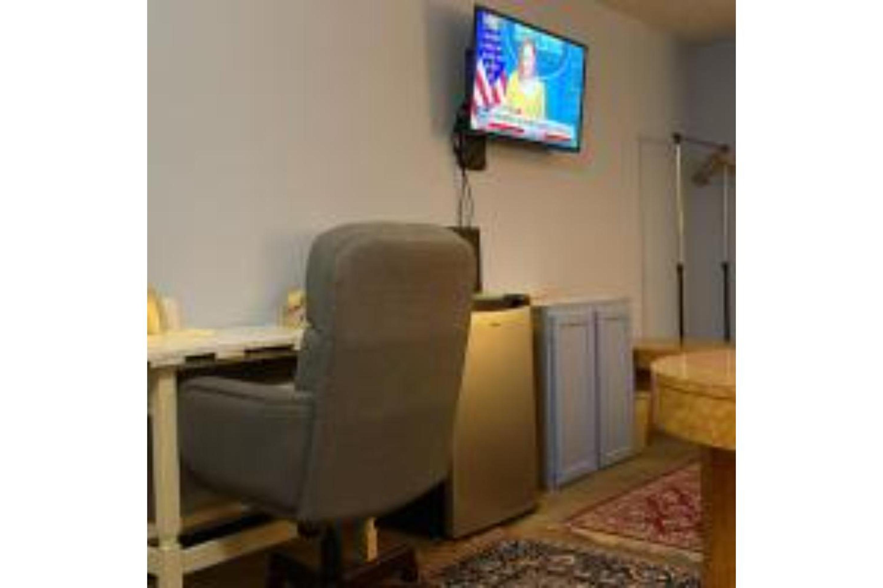 Deluxe King Room - Photo 4