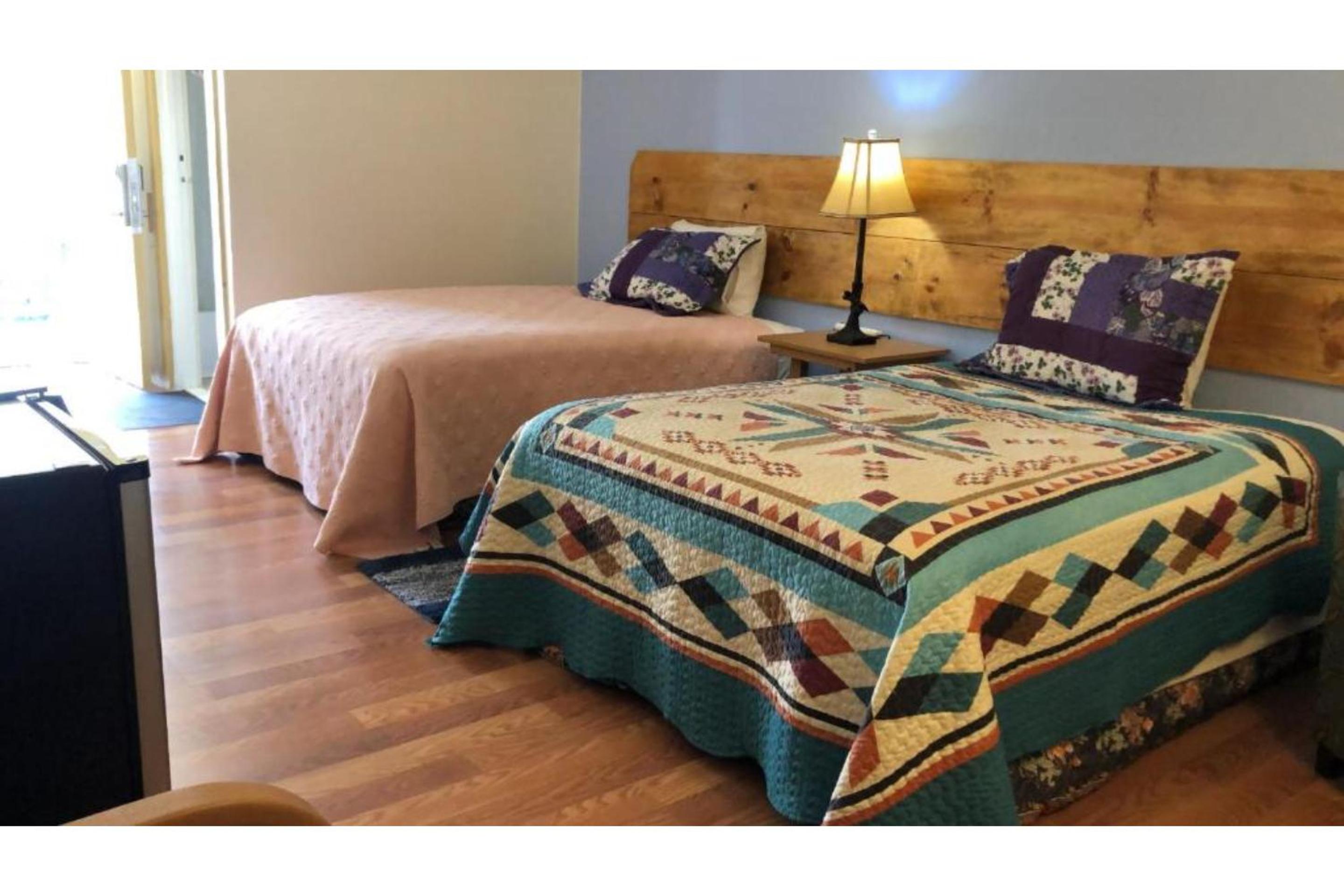 Standard Double Room - Photo 11