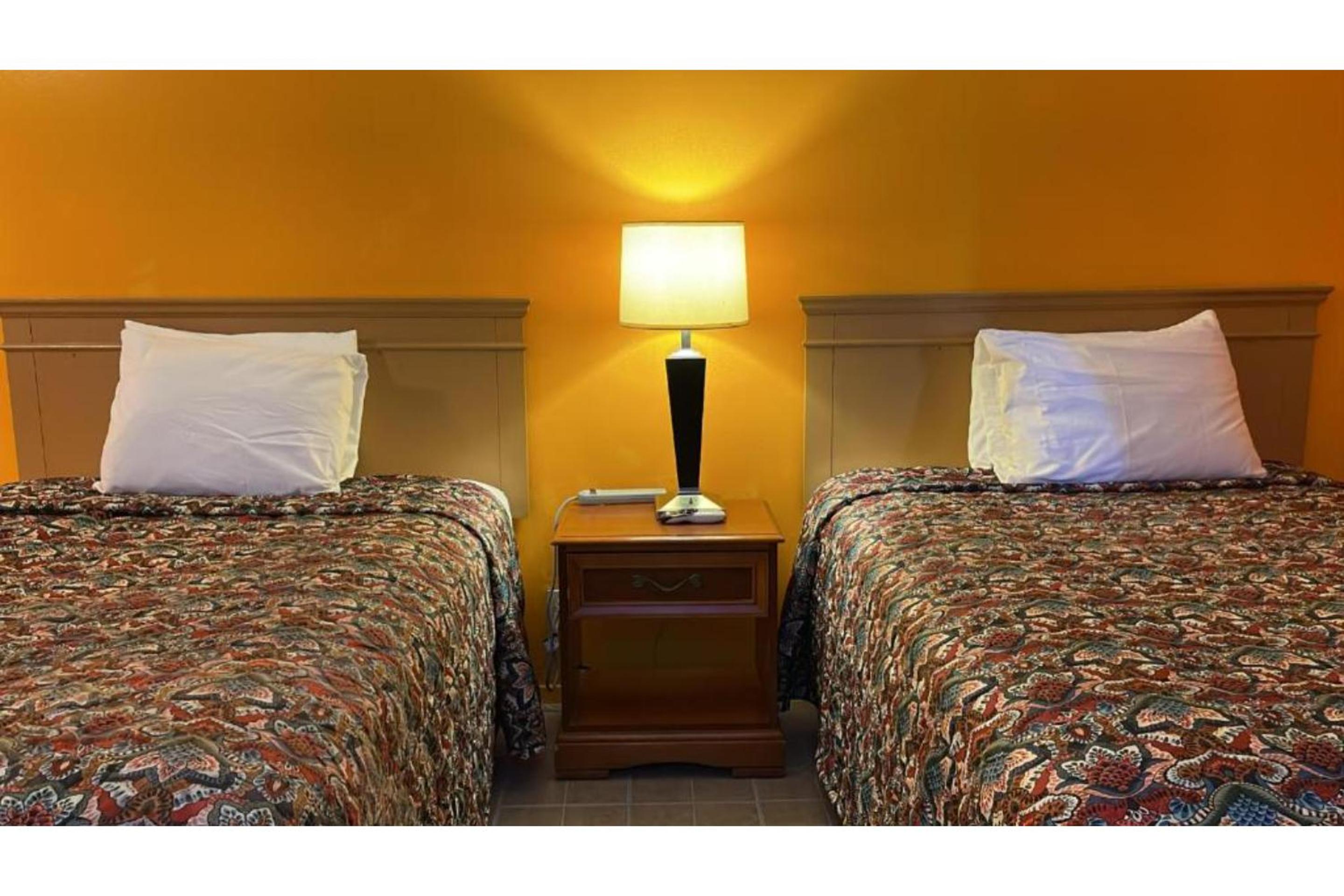 Standard Double Room - Photo 13