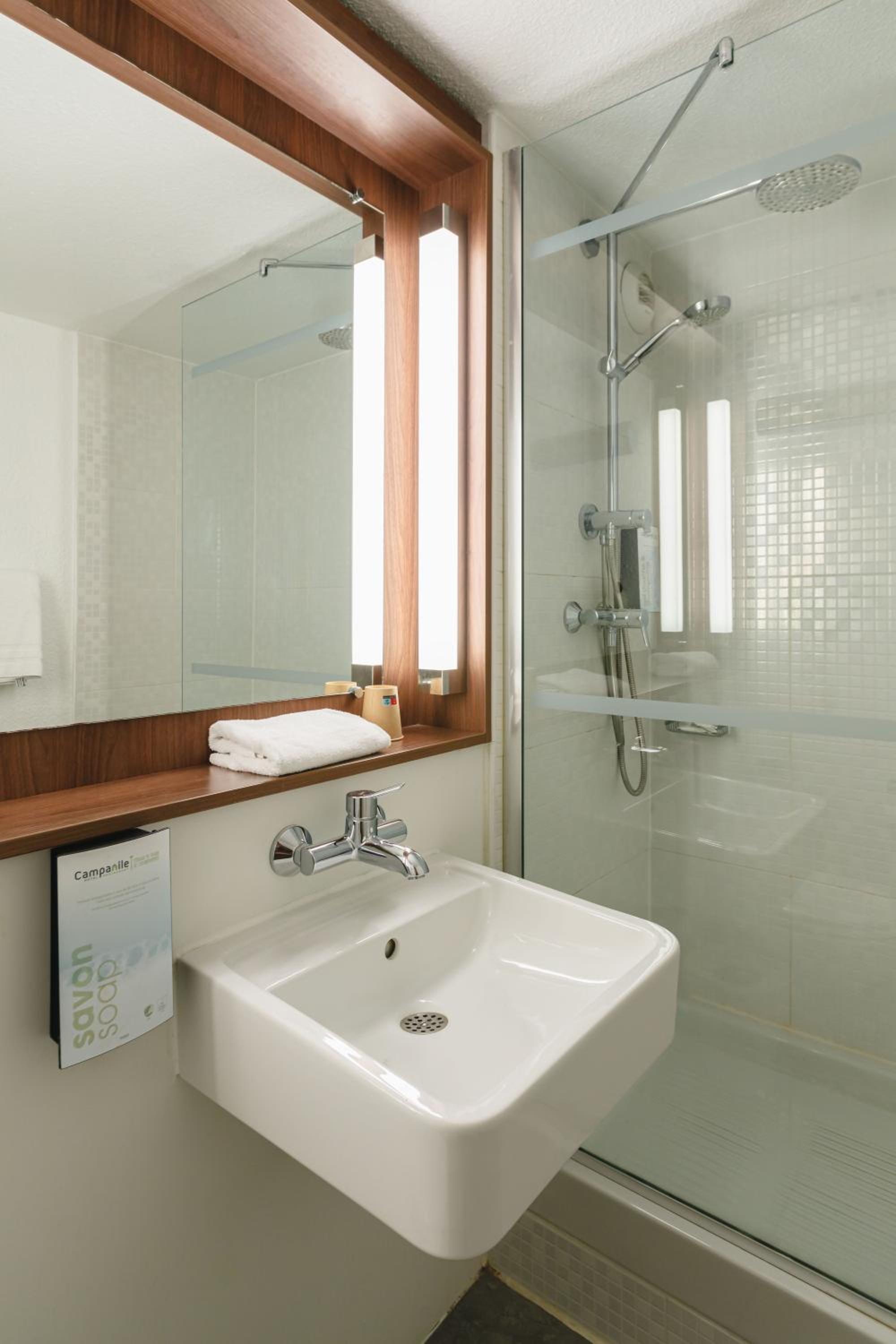 Standard Double Room - Photo 10