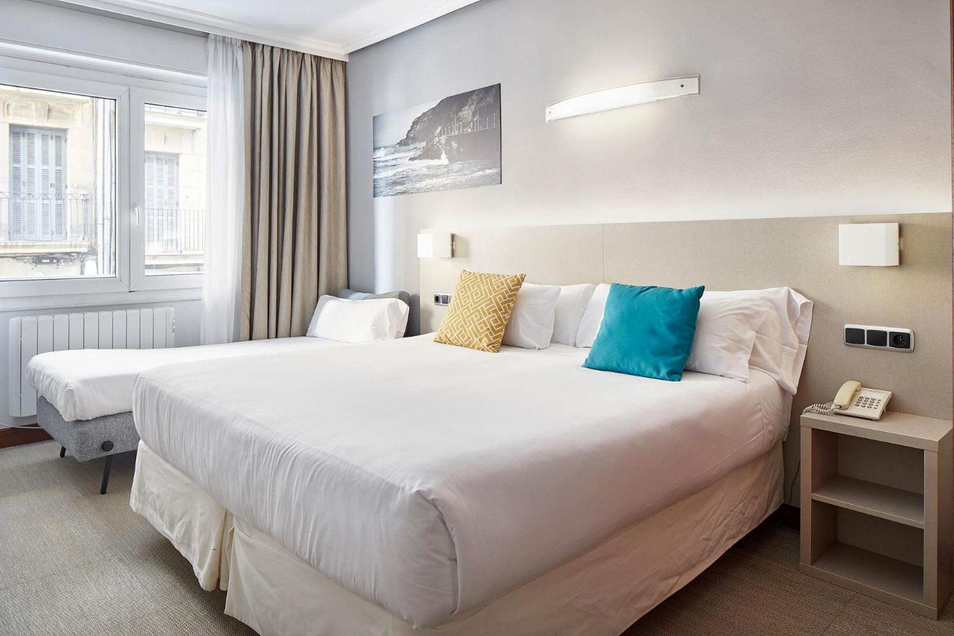 Double Room with Parking with City View