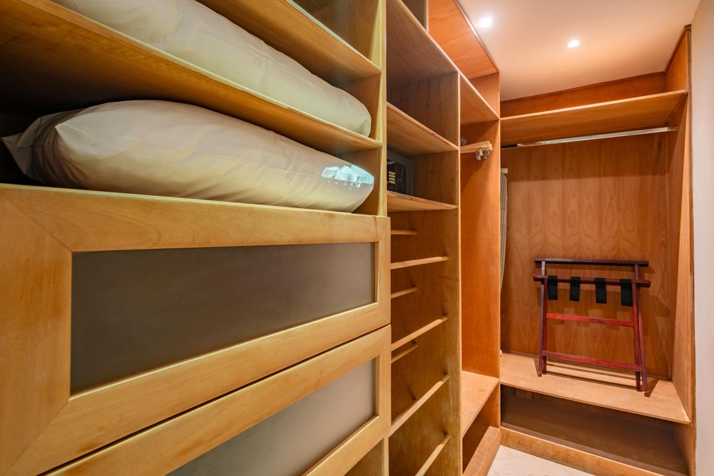 Deluxe One Bedroom Residence photo 3