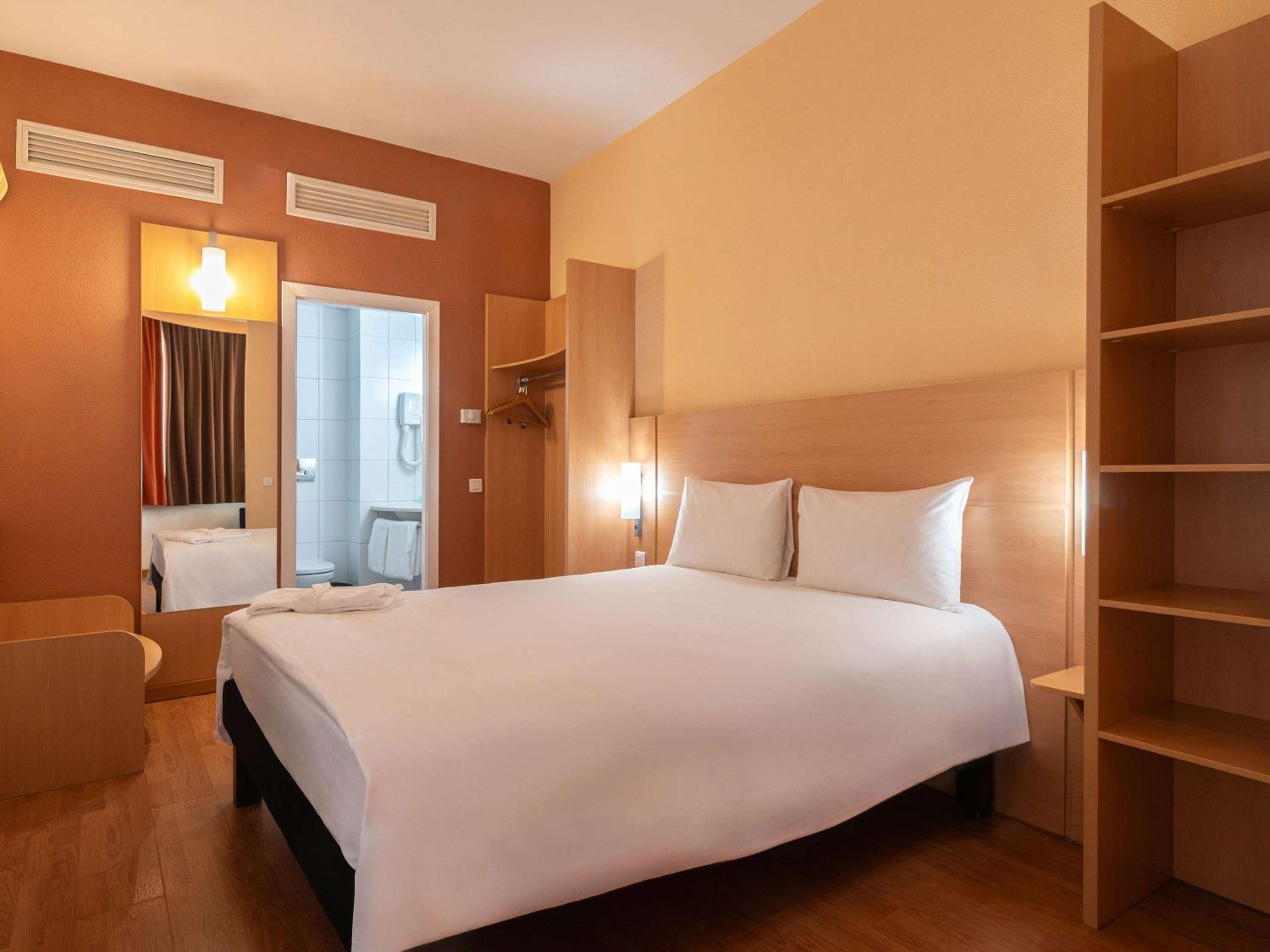 Suite with City View photo 2