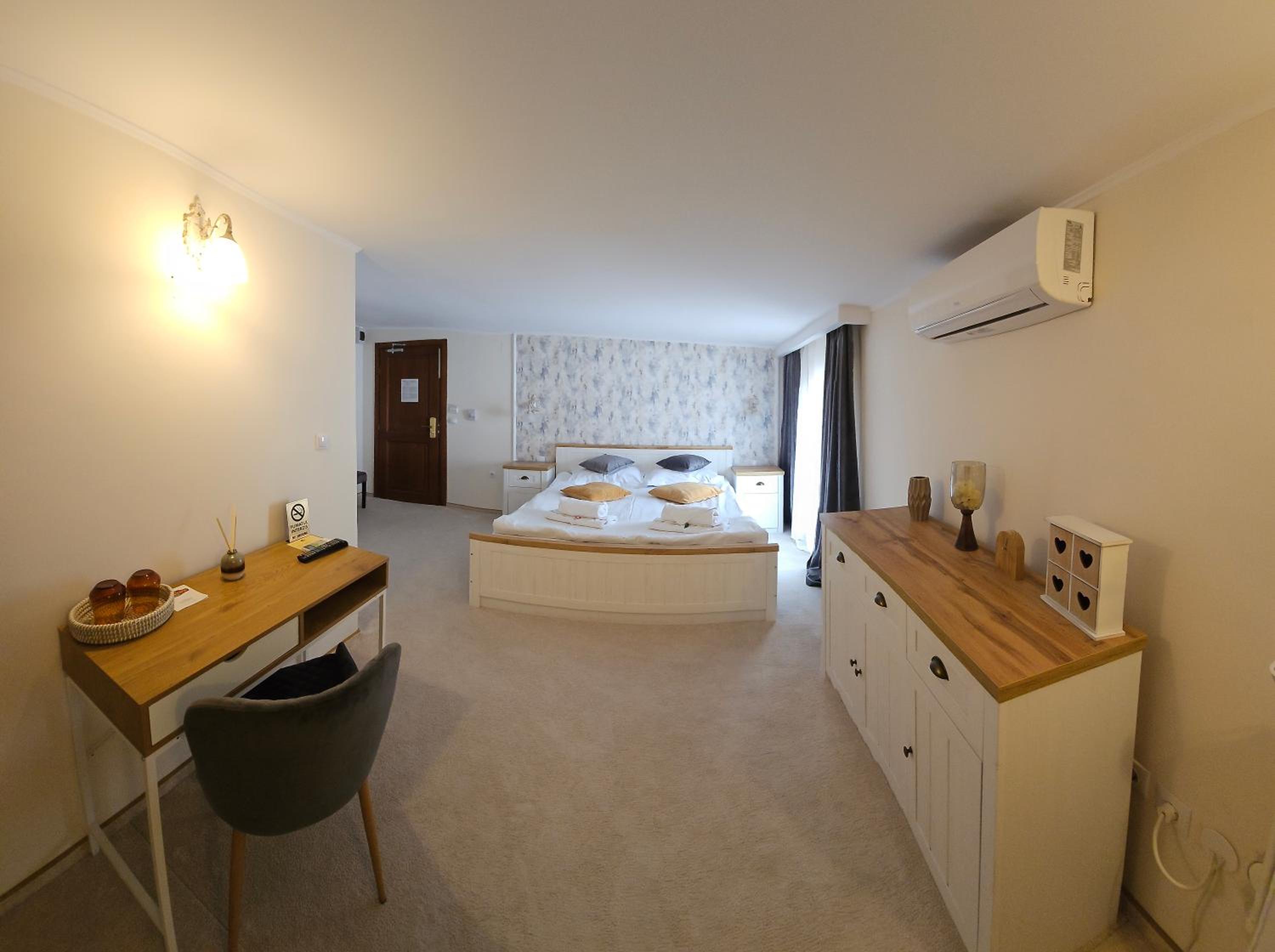 Superior Double Room - Photo 8