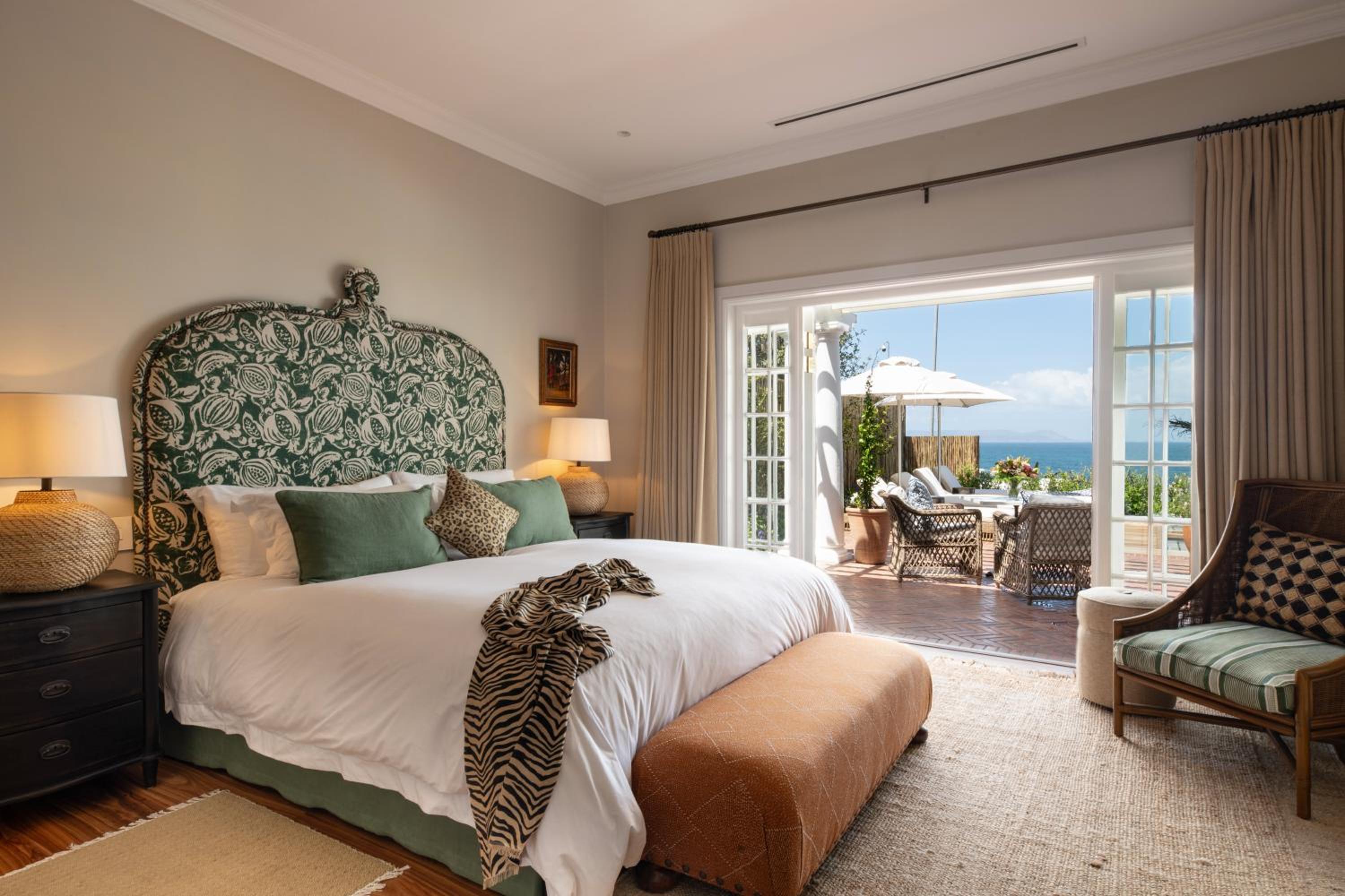Deluxe Suite with Sea View - Photo 1