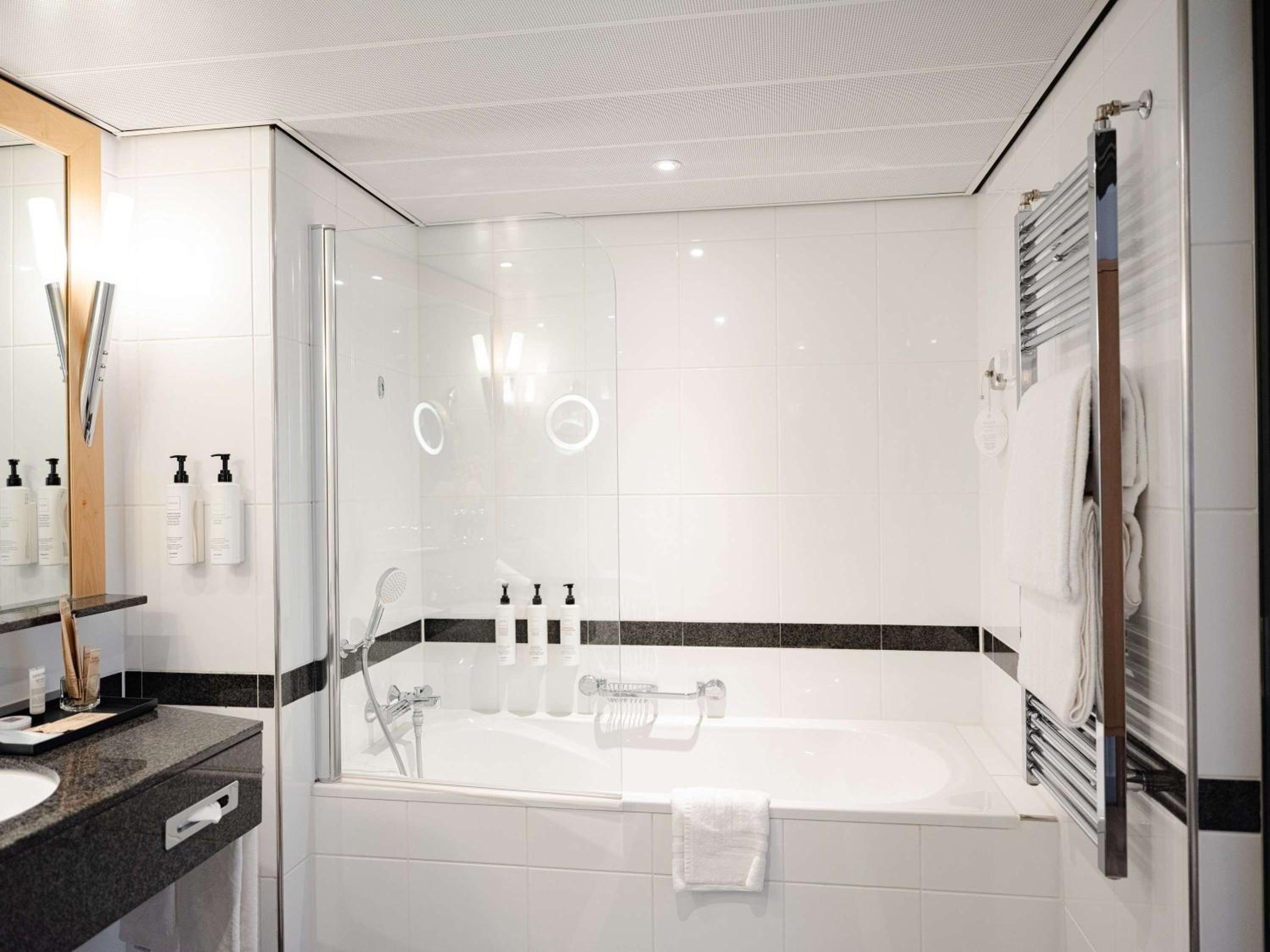 Suite with City View photo 2