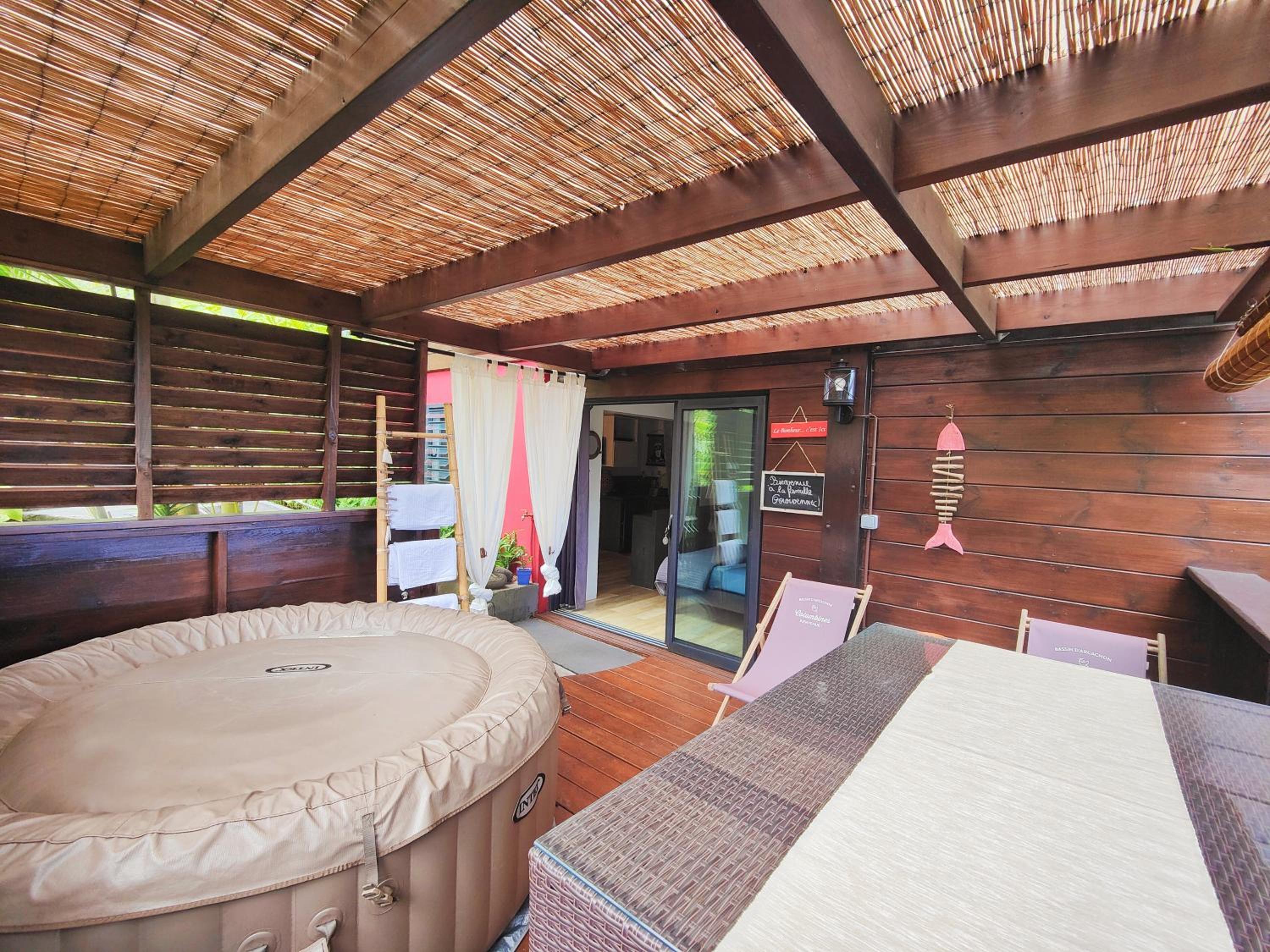 One-Bedroom House photo 2