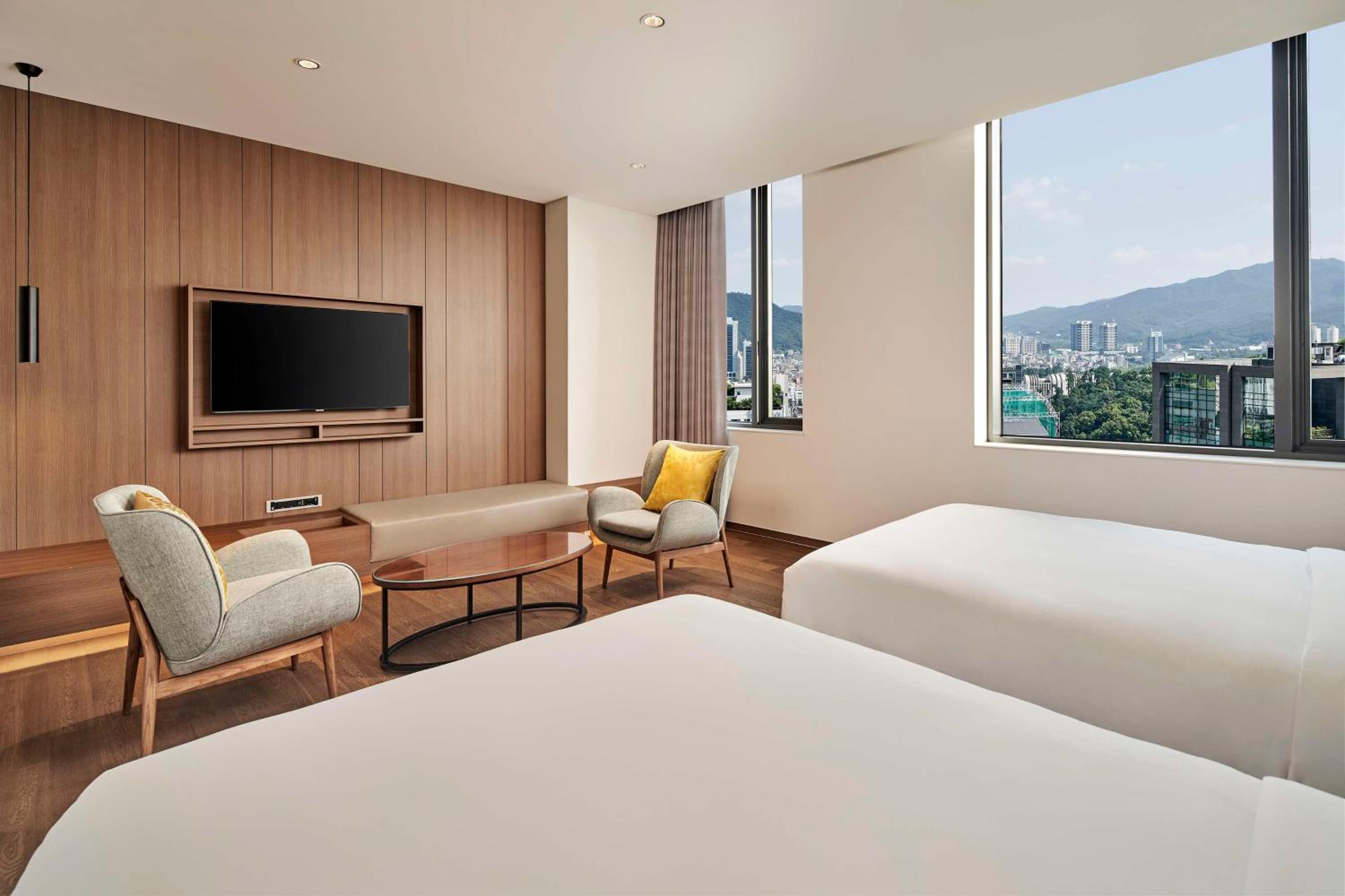 Deluxe Room with Two Double Beds - Photo 1
