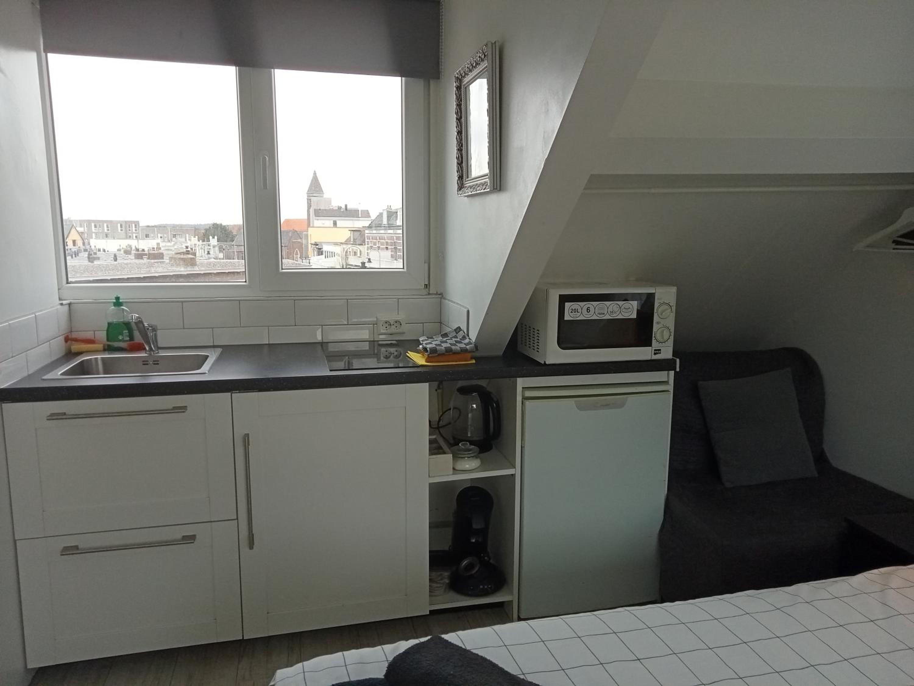 Studio with View - Photo 9
