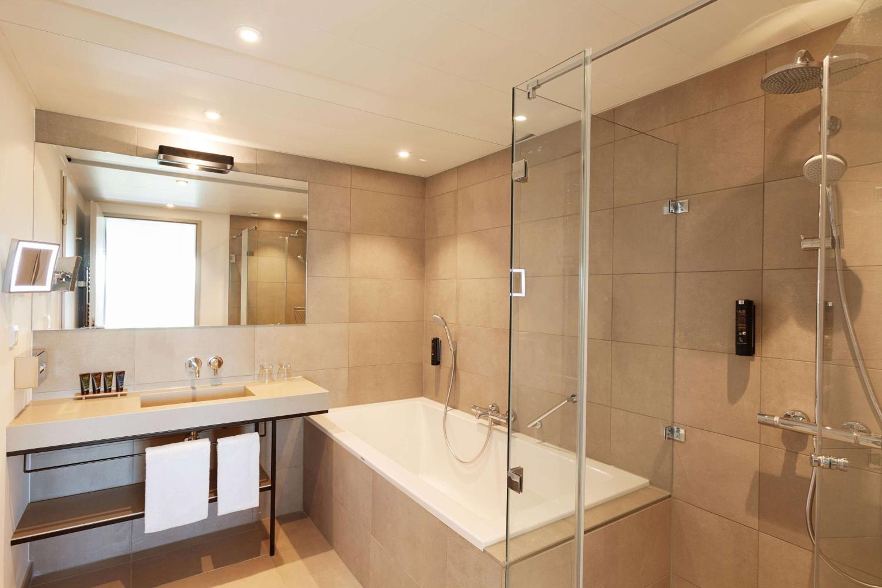 Superior Suite with Two Single Beds photo 2