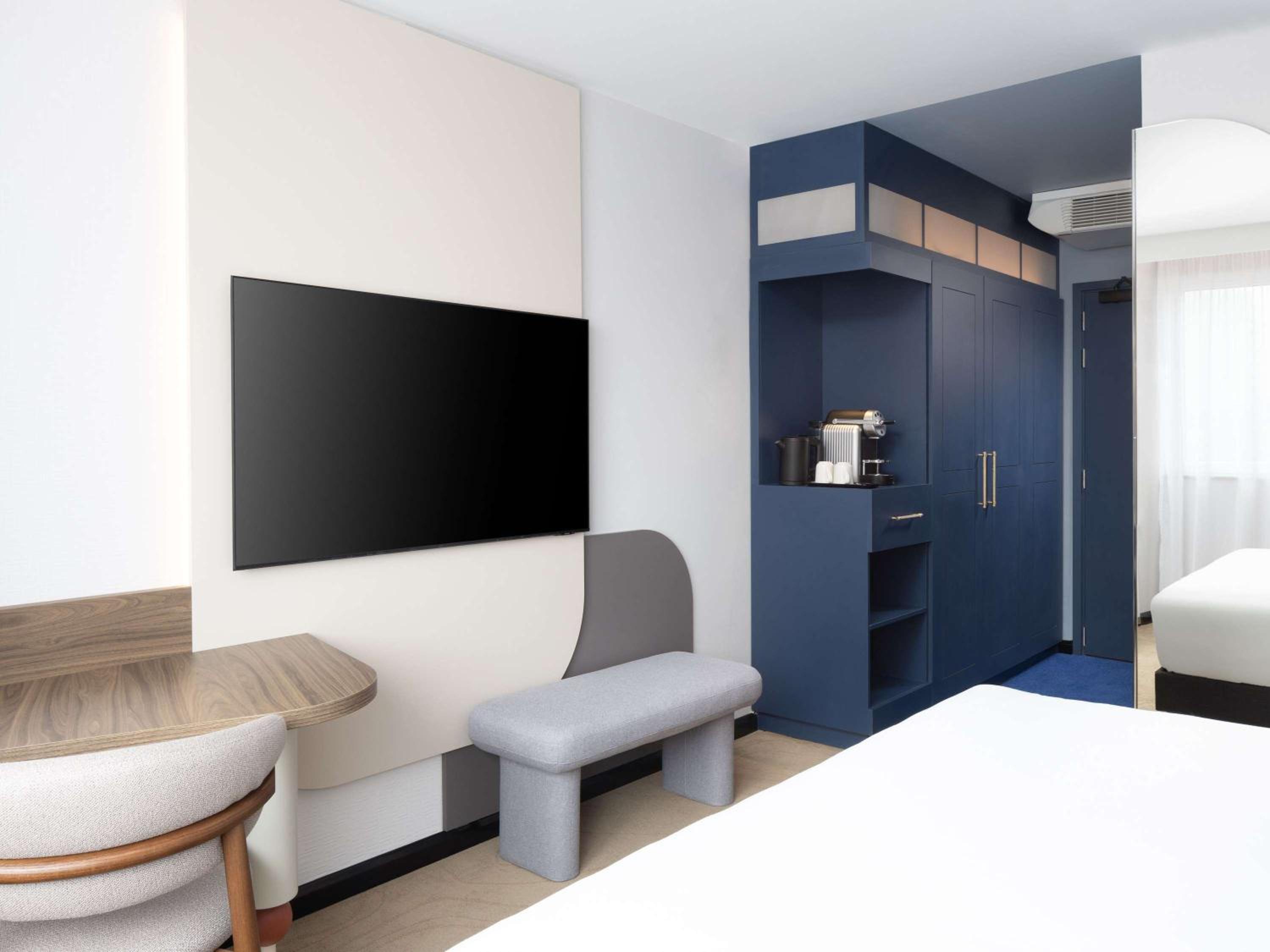 Superior King Room with Bath Tub and City View photo 3