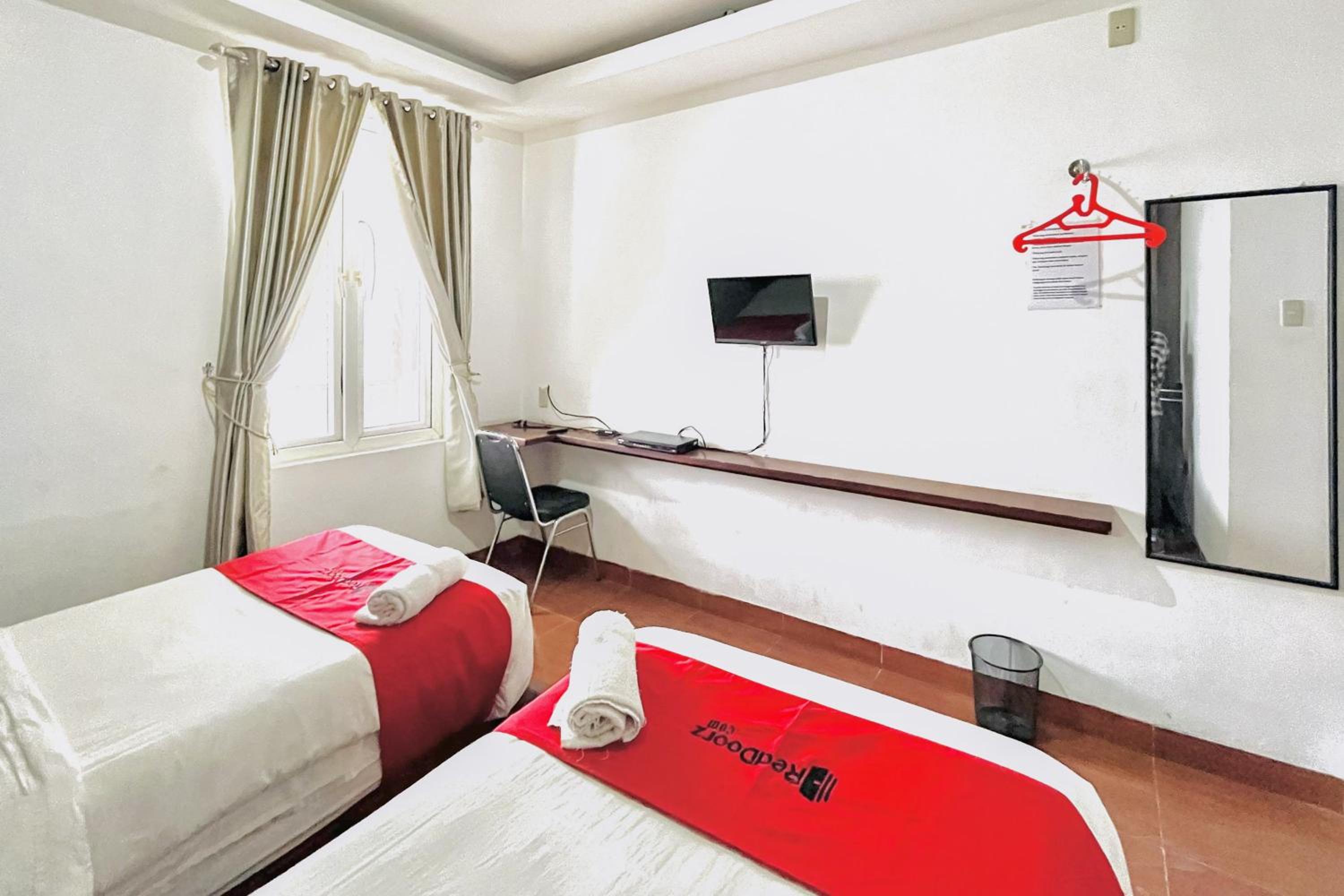 Deluxe Twin Room - Photo 3