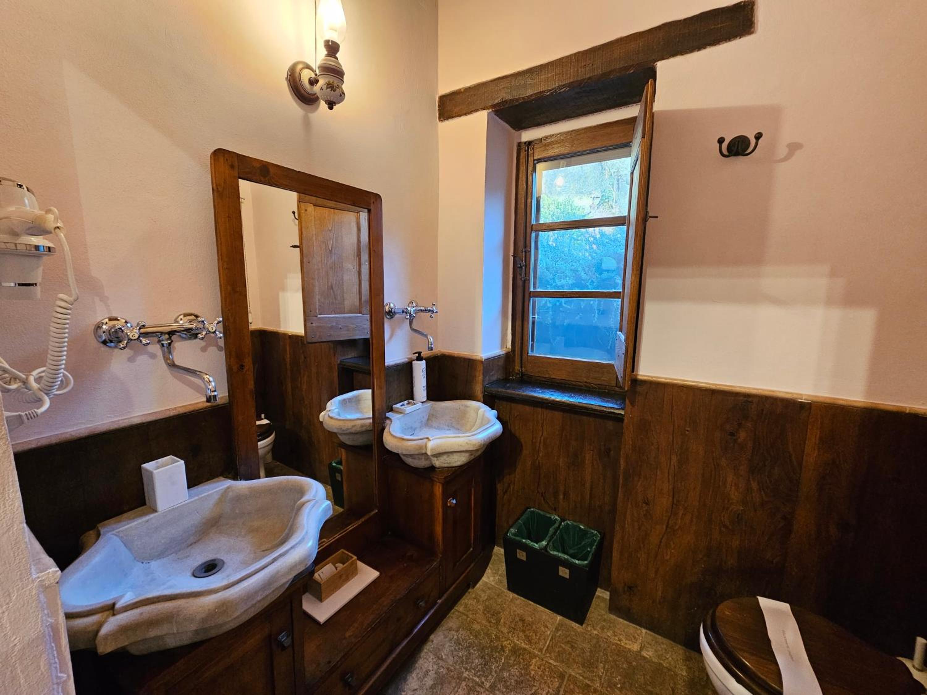 Superior Double Room - Photo 4