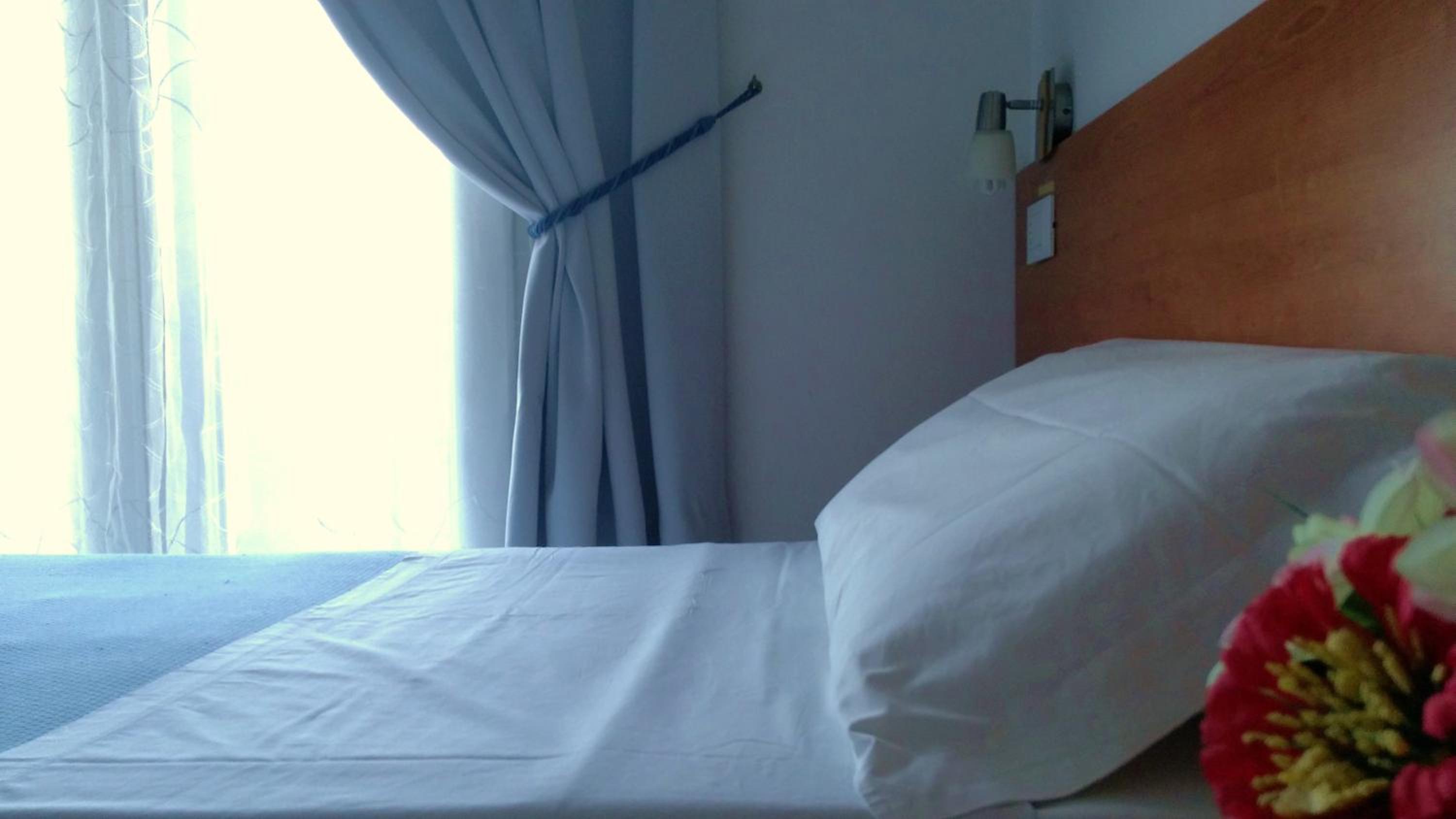 Double or Twin Room - Photo 6