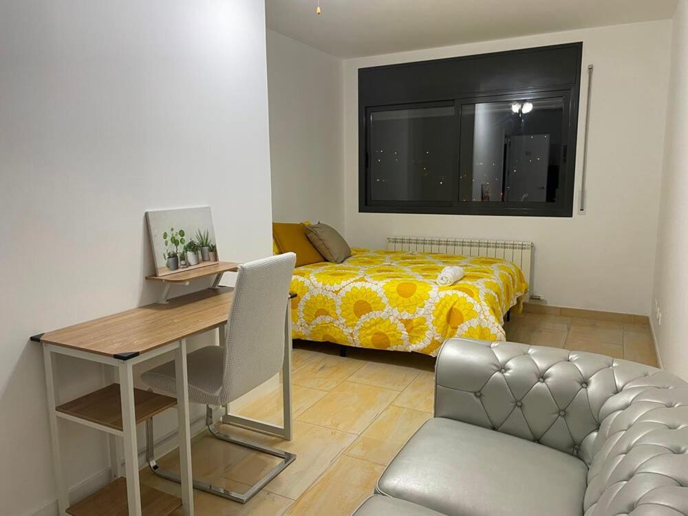 Double Room with Shared Bathroom photo 3