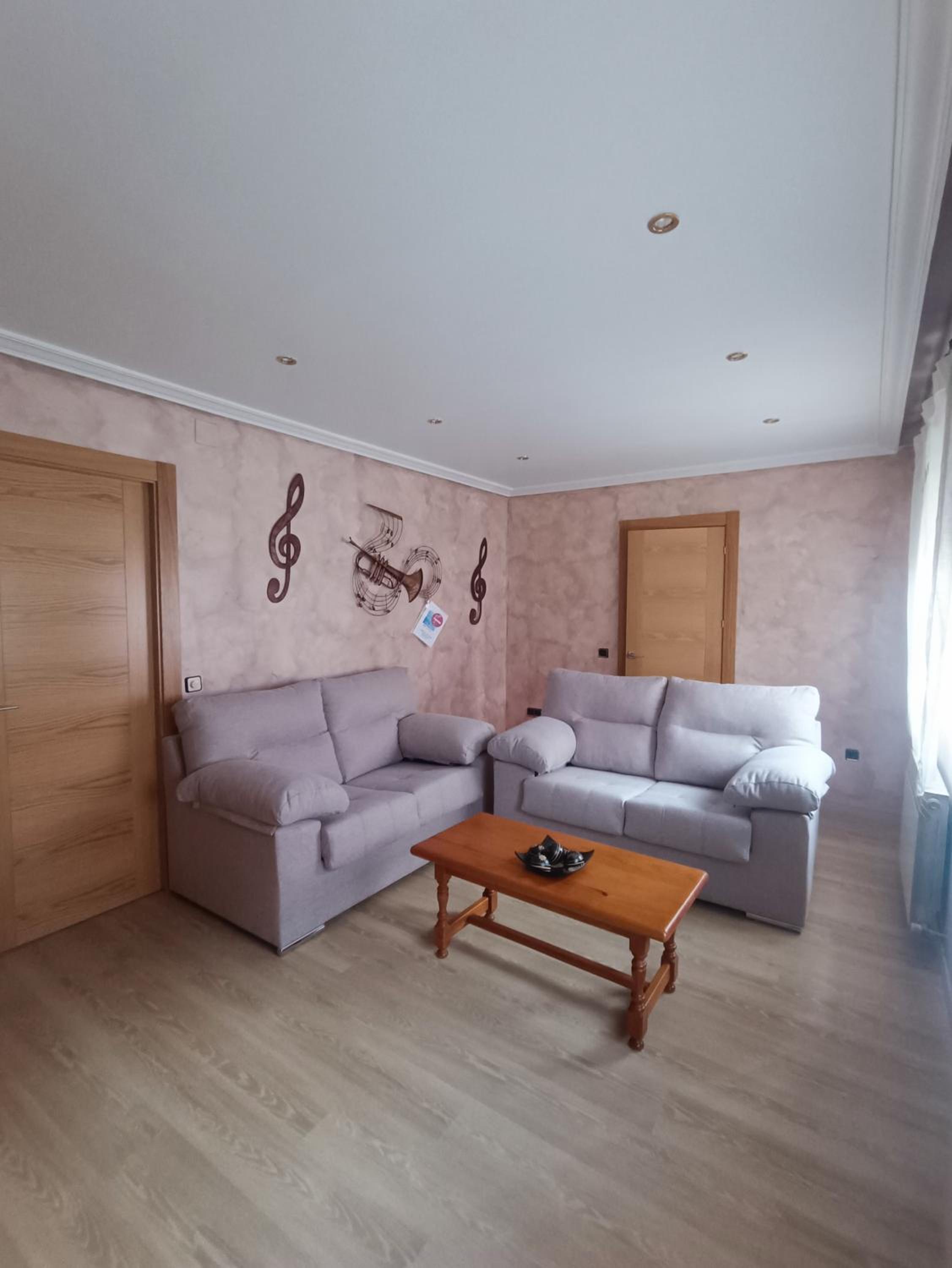 Casa de cuatro habitaciones