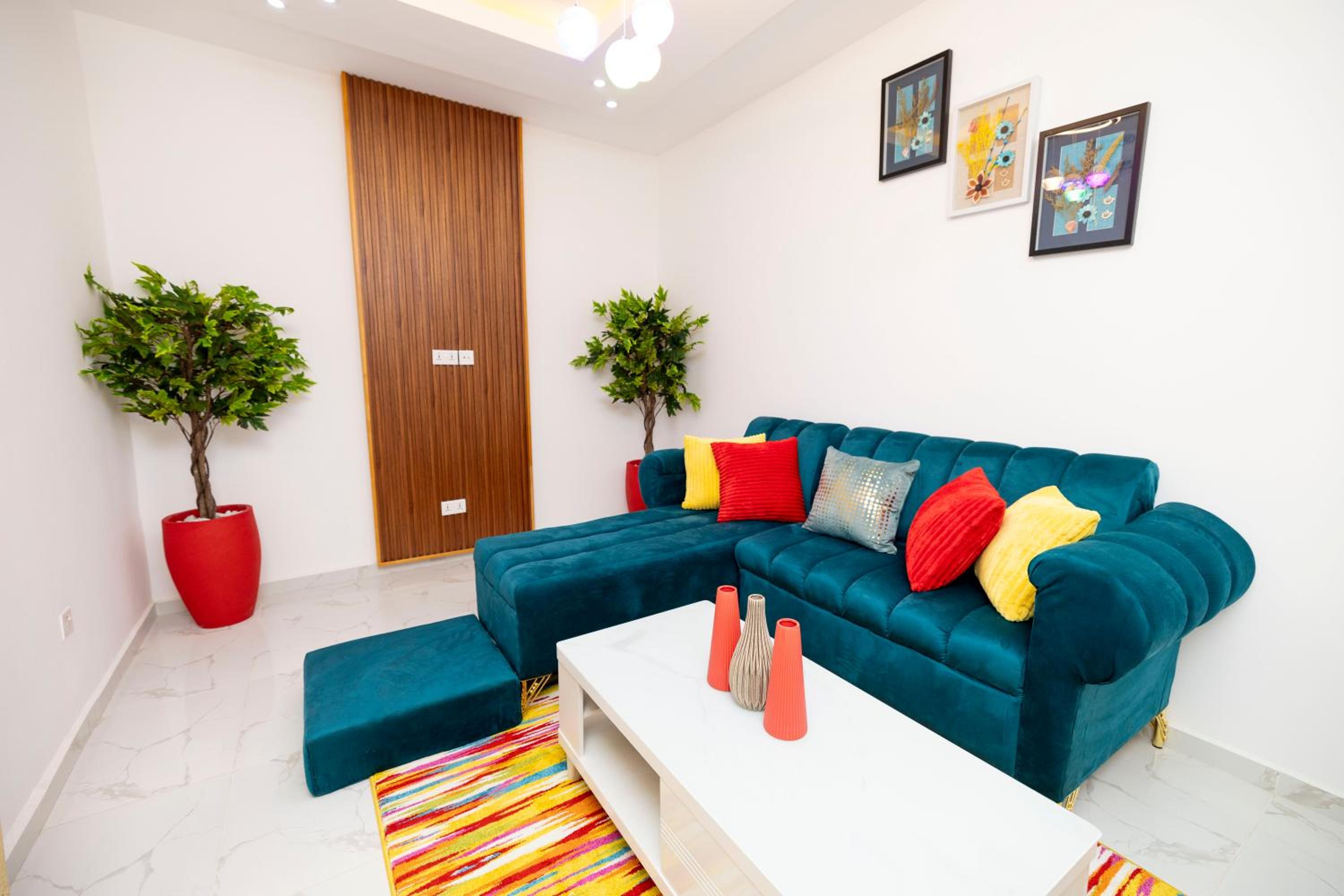 Three-Bedroom House photo 3