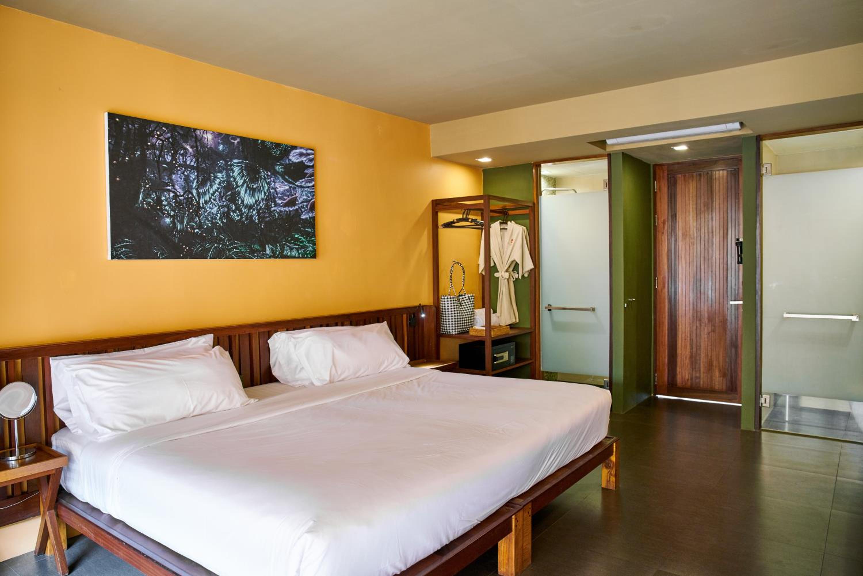 Deluxe Double or Twin Room - Photo 9
