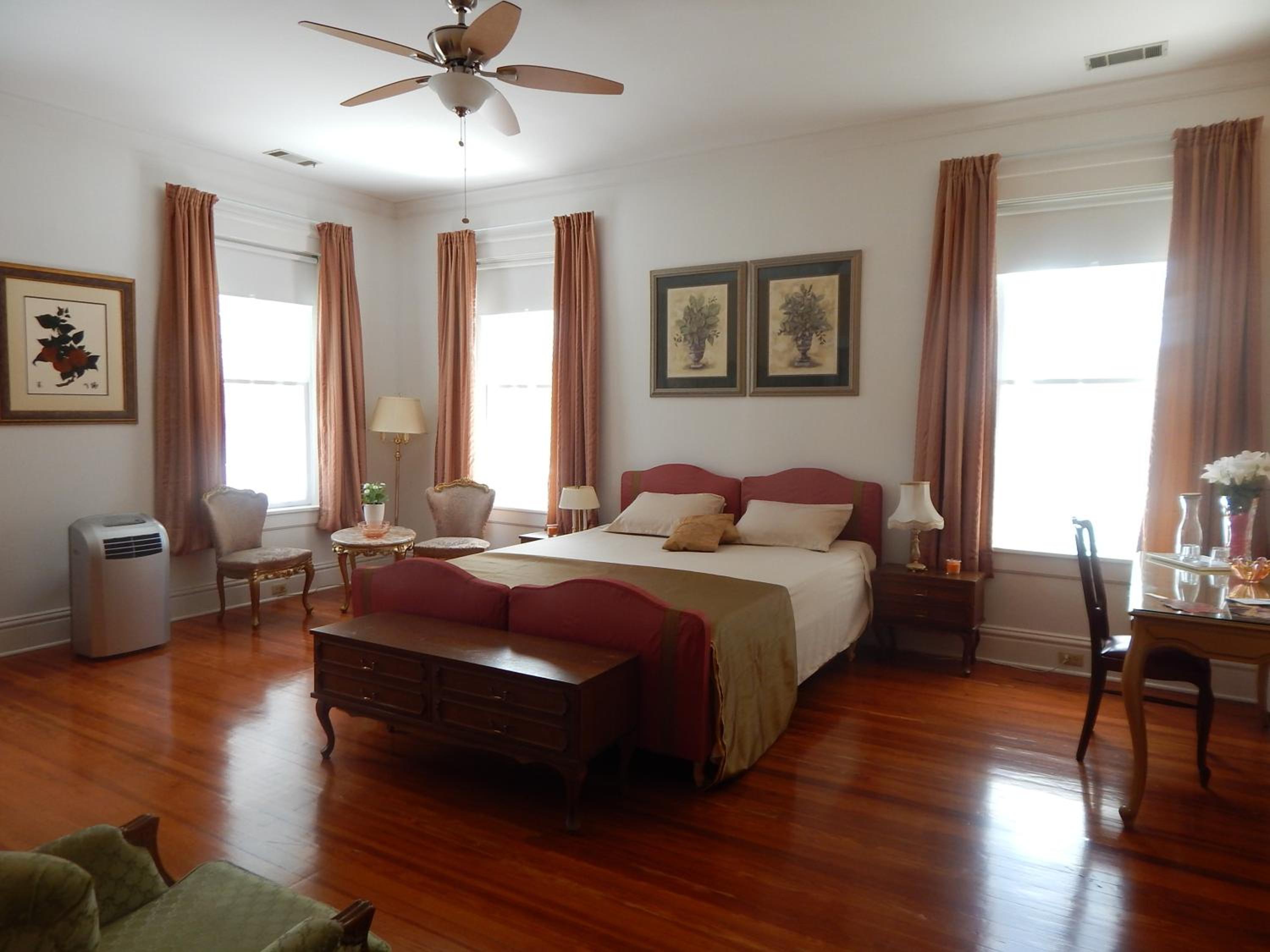 King Room with Spa Bath photo 1