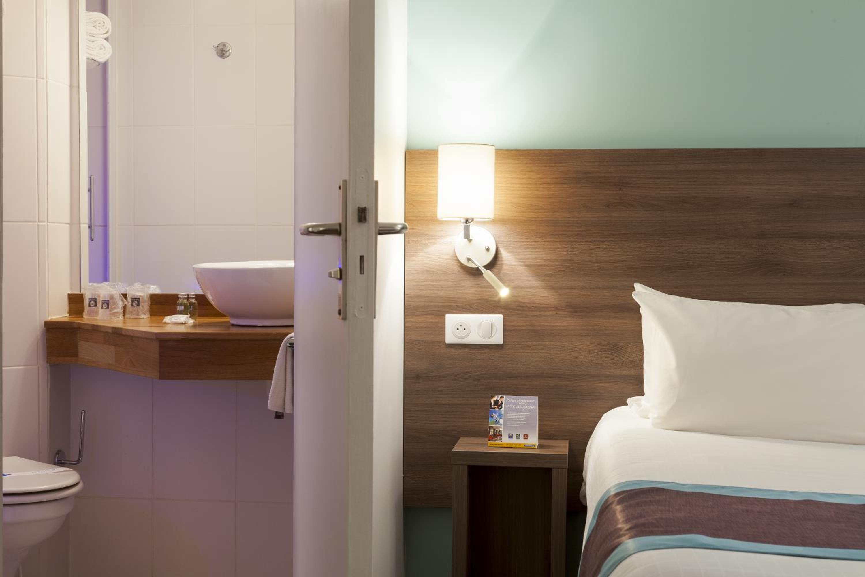 1 Double Bed - Photo 2