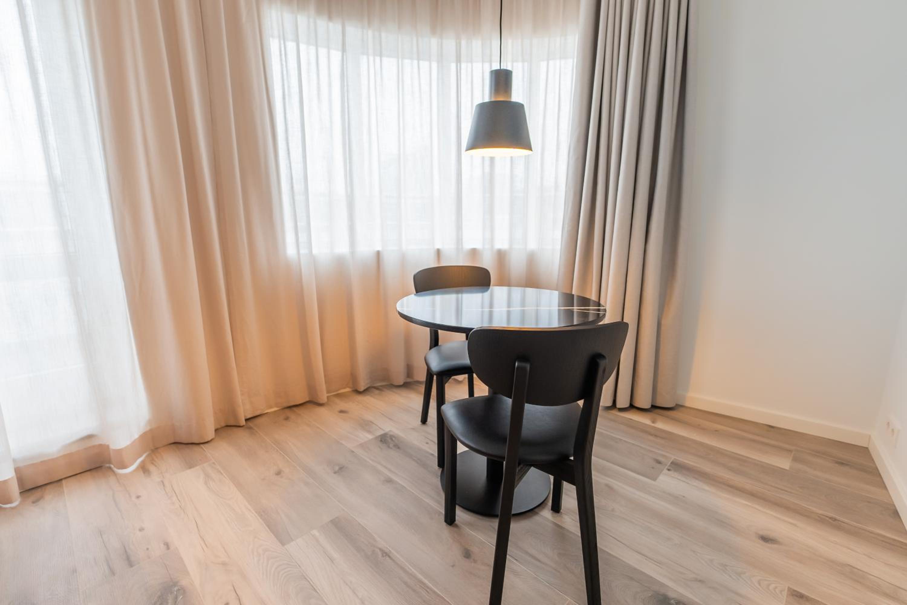 Deluxe Two Bedroom Apartment with balcony photo 3