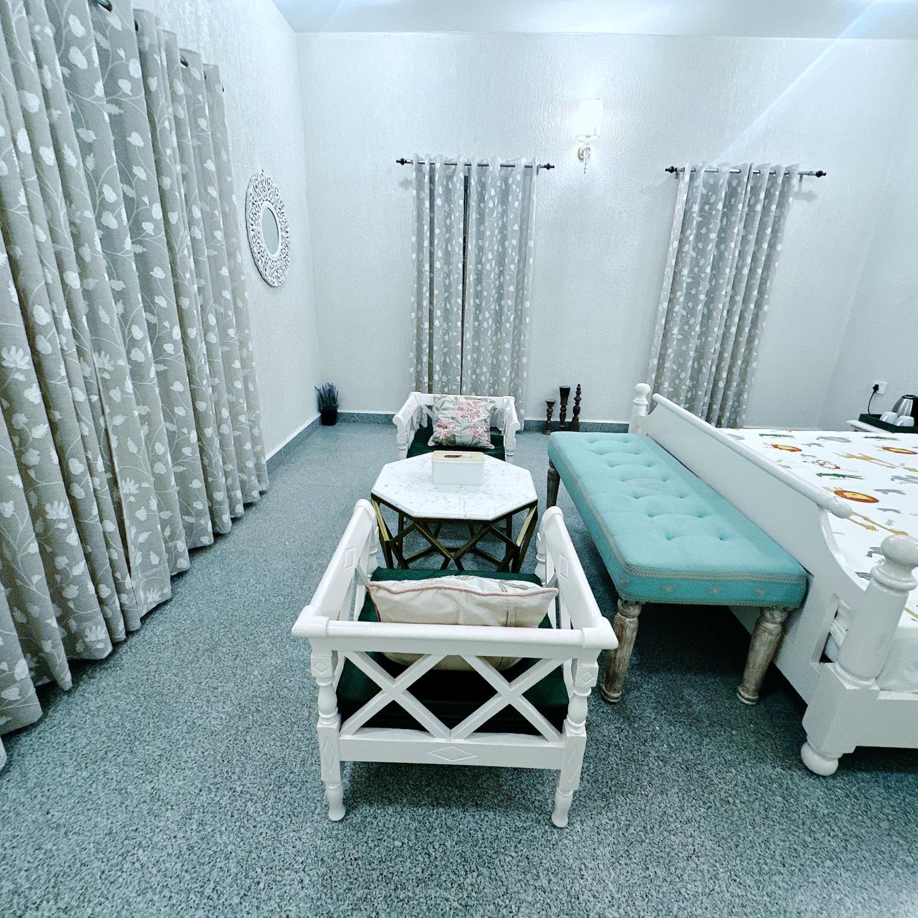 Double Room with Shared Bathroom photo 1