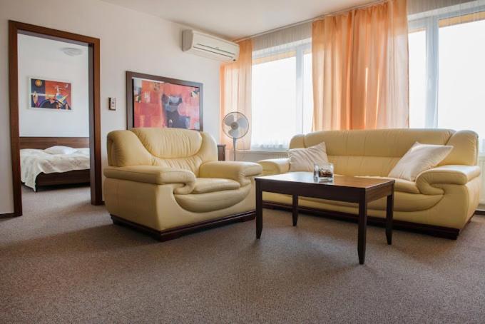 Apartment - Photo 3