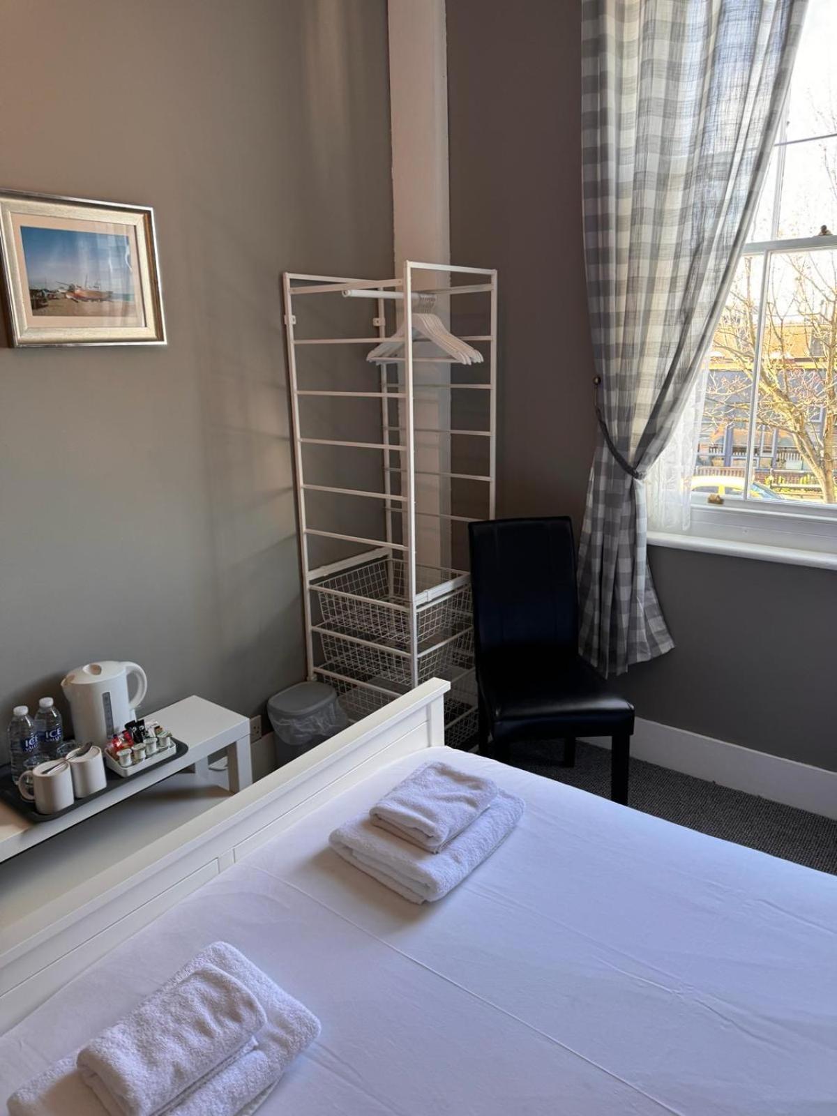 Double Room with Bathroom No. 5 - Photo 2