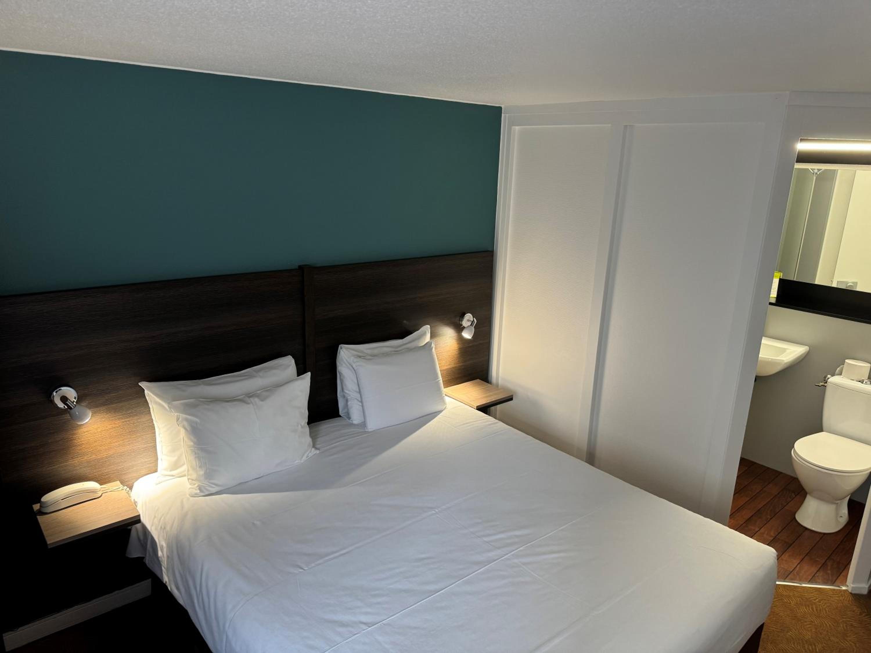 Double Room - Photo 6